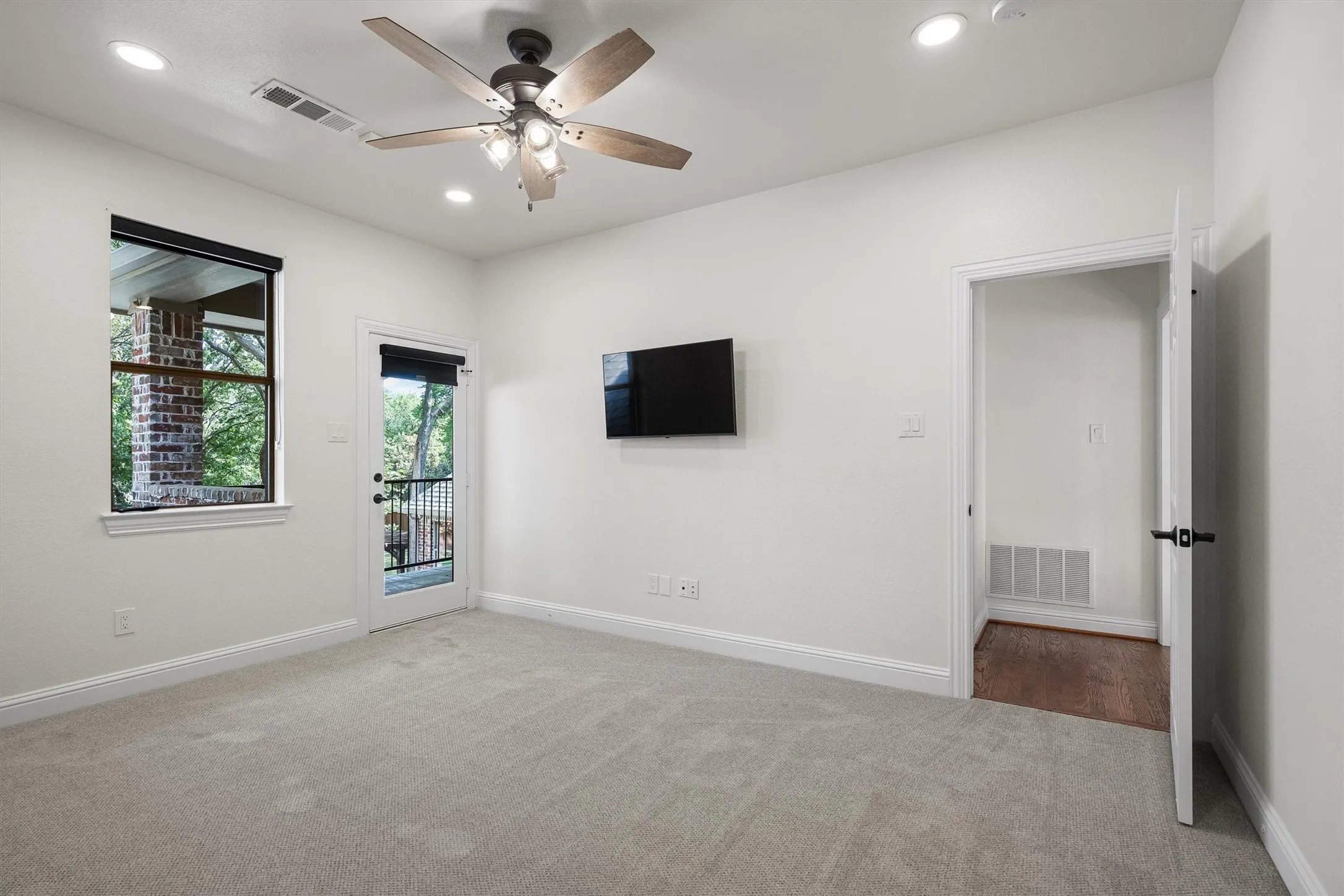 Single Family Residence For Sale in Denton County , 3701 Samuel Court, Flower Mound, Texas 75028, 5 Bedroom, 6 Bathroom, 3 Garage spaces, 5,360 Sqft, built in 2001, mls#21361545, Real Estate Agent in Flower Mound, Homes For Sale in Denton county, Homes For Sale in Flower Mound, Realtor in Flower Mound Texas, Real Estate Brokerage Independent Realty Texas, Luminita Cordes Realtor