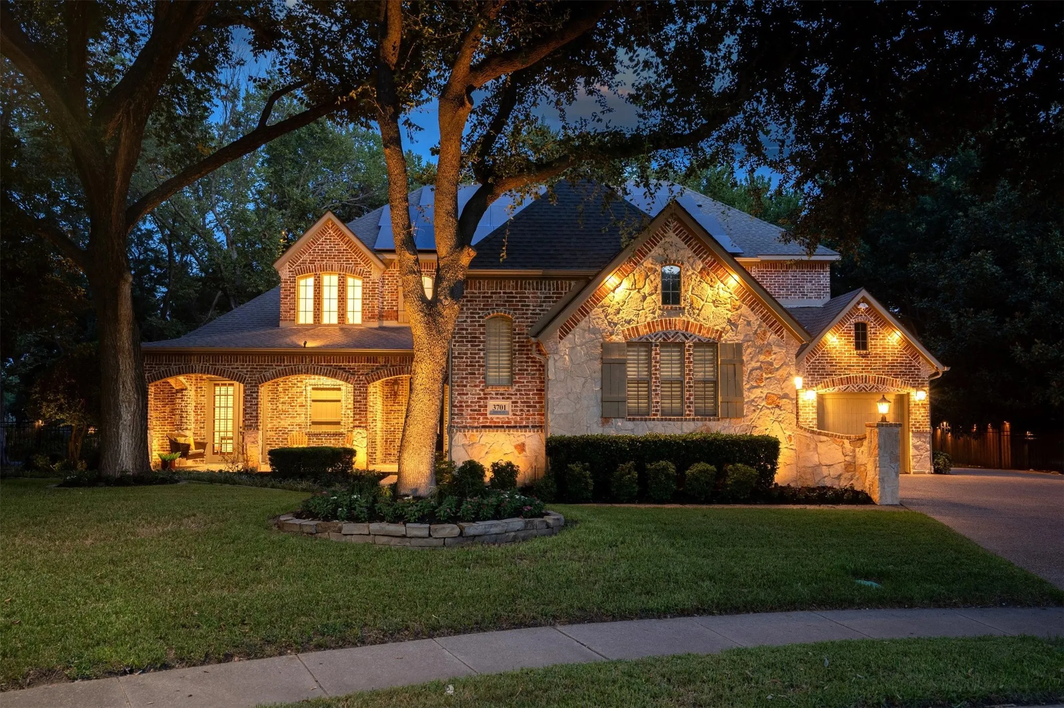 Single Family Residence For Sale in Denton County , 3701 Samuel Court, Flower Mound, Texas 75028, 5 Bedroom, 6 Bathroom, 3 Garage spaces, 5,360 Sqft, built in 2001, mls#21361545, Real Estate Agent in Flower Mound, Homes For Sale in Denton county, Homes For Sale in Flower Mound, Realtor in Flower Mound Texas, Real Estate Brokerage Independent Realty Texas, Luminita Cordes Realtor