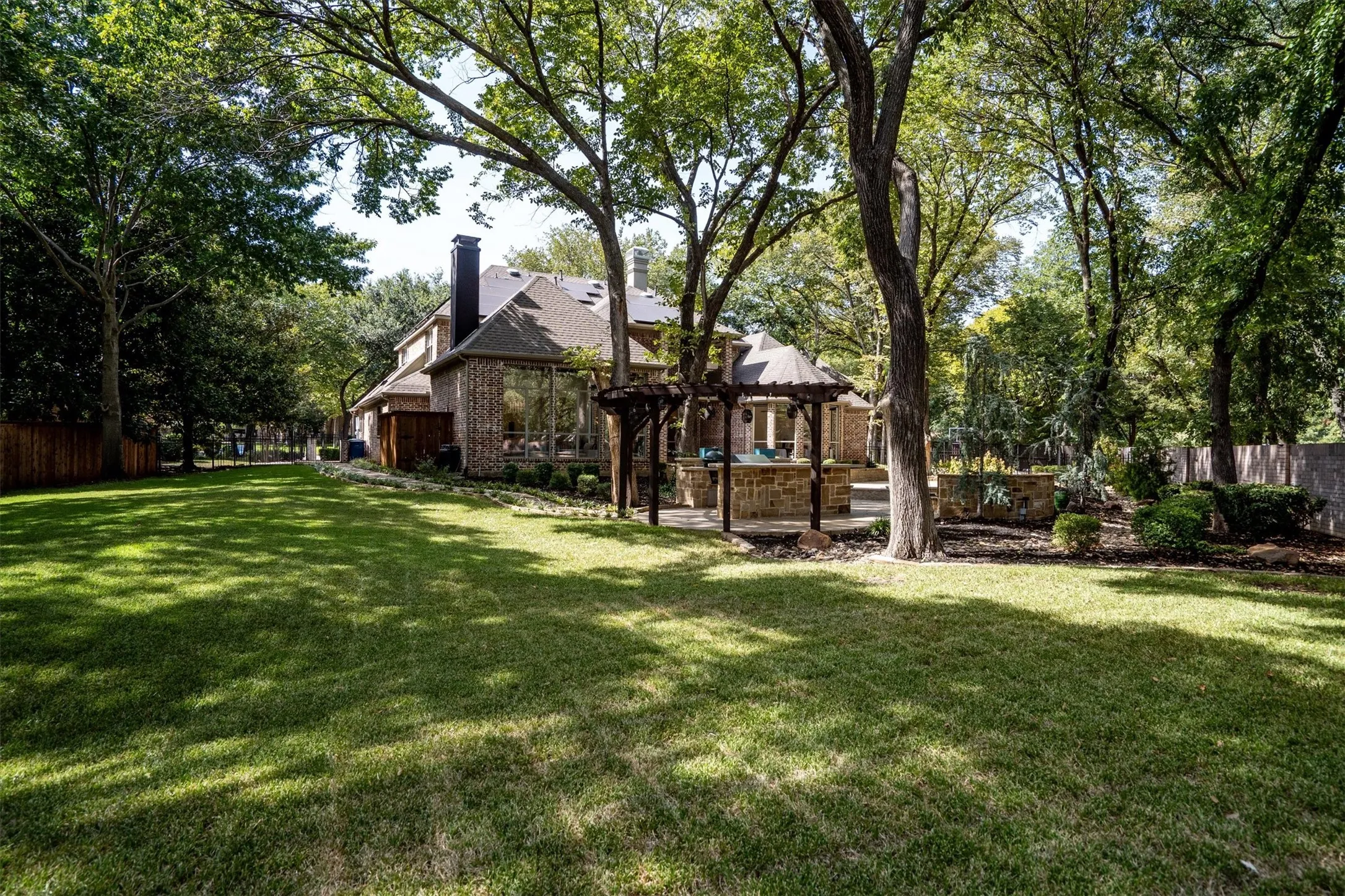 Single Family Residence For Sale in Denton County , 3701 Samuel Court, Flower Mound, Texas 75028, 5 Bedroom, 6 Bathroom, 3 Garage spaces, 5,360 Sqft, built in 2001, mls#21361545, Real Estate Agent in Flower Mound, Homes For Sale in Denton county, Homes For Sale in Flower Mound, Realtor in Flower Mound Texas, Real Estate Brokerage Independent Realty Texas, Luminita Cordes Realtor