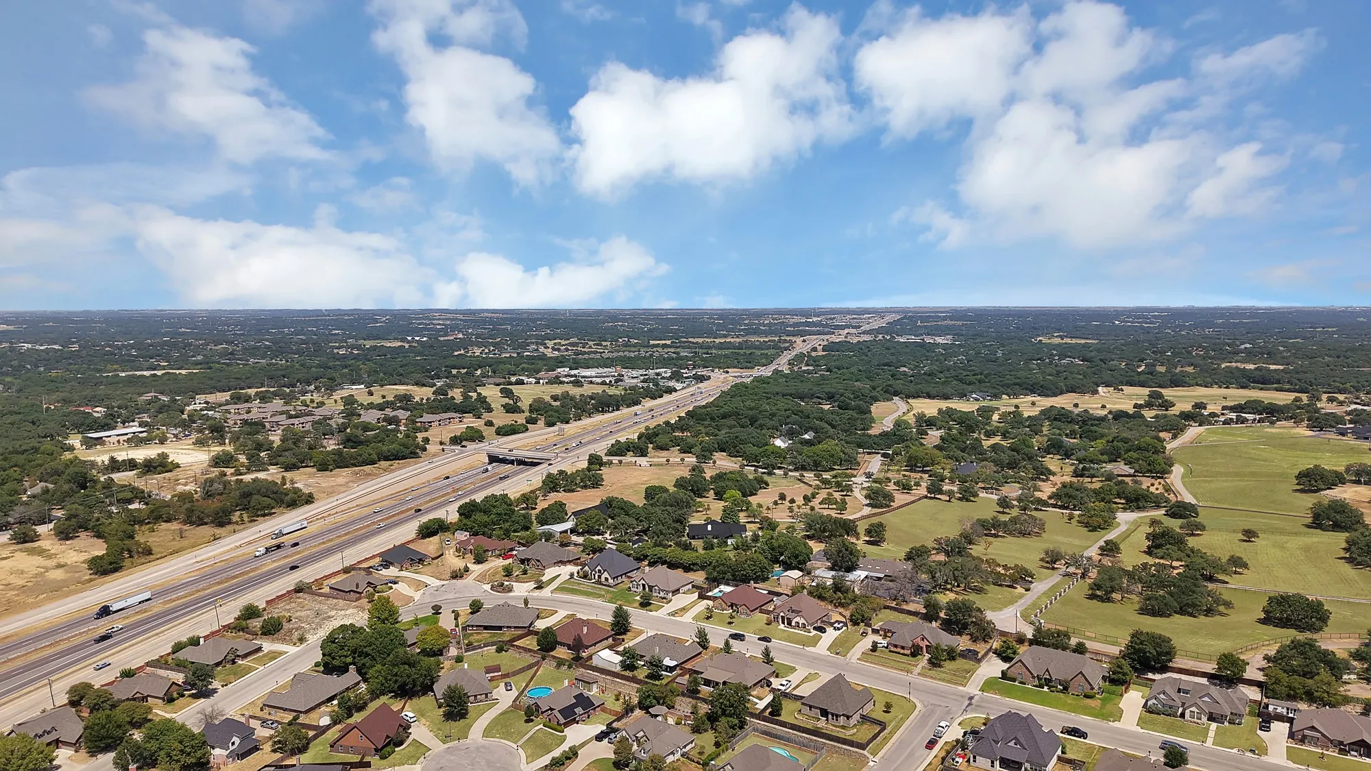 Single Family Residence For Sale in Parker County , 2209 Quail Ridge Drive, Weatherford, Texas 76087, 3 Bedroom, 2 Bathroom, 2 Garage spaces, 1,607 Sqft, built in 2002, mls#21362099, Real Estate Agent in Weatherford, Homes For Sale in Parker county, Homes For Sale in Weatherford, Realtor in Weatherford Texas, Real Estate Brokerage Independent Realty Texas, Luminita Cordes Realtor