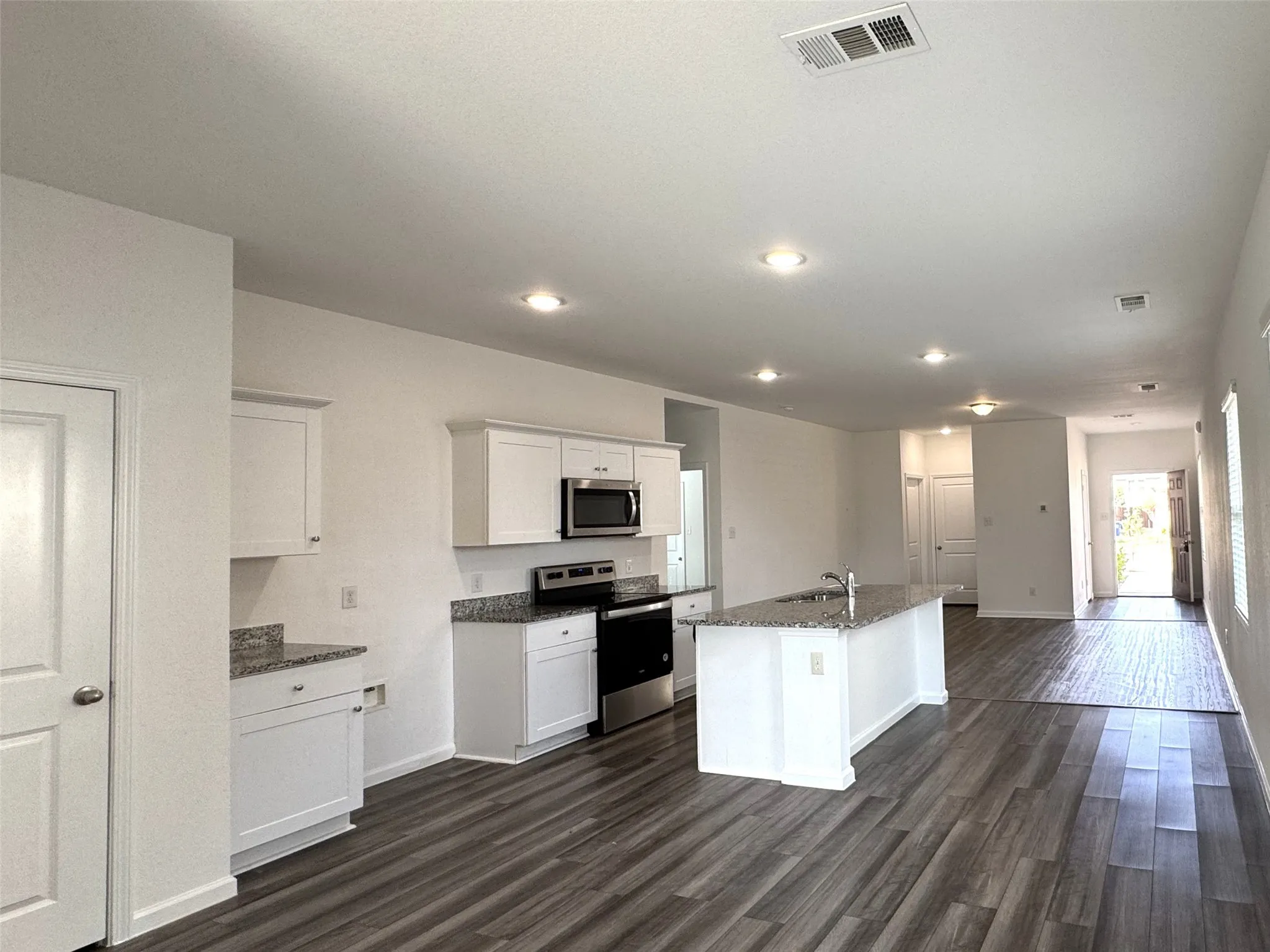 Single Family Residence For Rent in Kaufman County , 6417 Bishop, Forney, Texas 75126, 3 Bedroom, 2 Bathroom, 2 Garage spaces, 1,412 Sqft, built in 2021, mls#21365648, Real Estate Agent in Forney, Homes For Rent in Kaufman county, Homes For Rent in Forney, Realtor in Forney Texas, Real Estate Brokerage Independent Realty Texas, Luminita Cordes Realtor