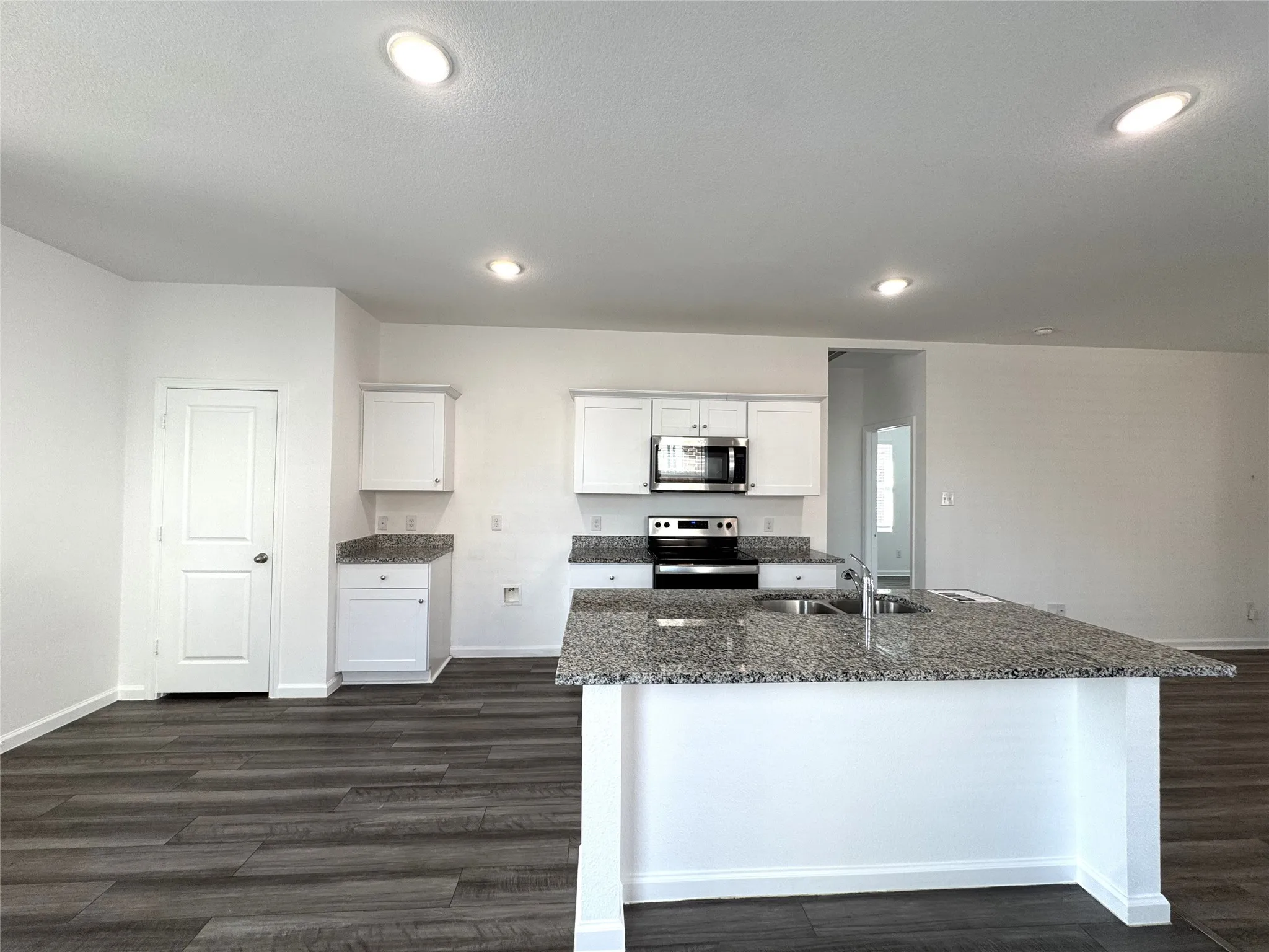 Single Family Residence For Rent in Kaufman County , 6417 Bishop, Forney, Texas 75126, 3 Bedroom, 2 Bathroom, 2 Garage spaces, 1,412 Sqft, built in 2021, mls#21365648, Real Estate Agent in Forney, Homes For Rent in Kaufman county, Homes For Rent in Forney, Realtor in Forney Texas, Real Estate Brokerage Independent Realty Texas, Luminita Cordes Realtor