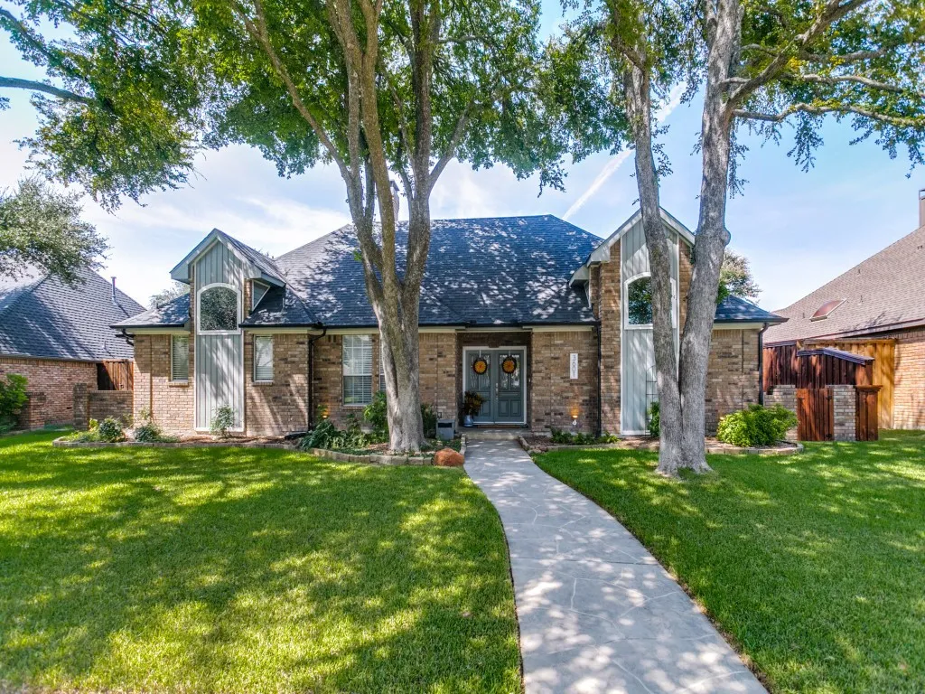 Single Family Residence For Sale in Collin County , 3601 Trinity Lane, Plano, Texas 75075, 4 Bedroom, 4 Bathroom, 2 Garage spaces, 2,819 Sqft, built in 1986, mls#21365504, Real Estate Agent in Plano, Homes For Sale in Collin county, Homes For Sale in Plano, Realtor in Plano Texas, Real Estate Brokerage Independent Realty Texas, Luminita Cordes Realtor