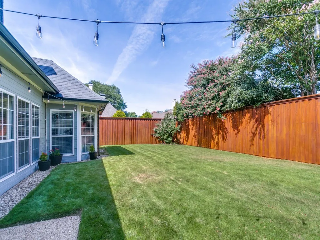 Great size back yard for pets or play.