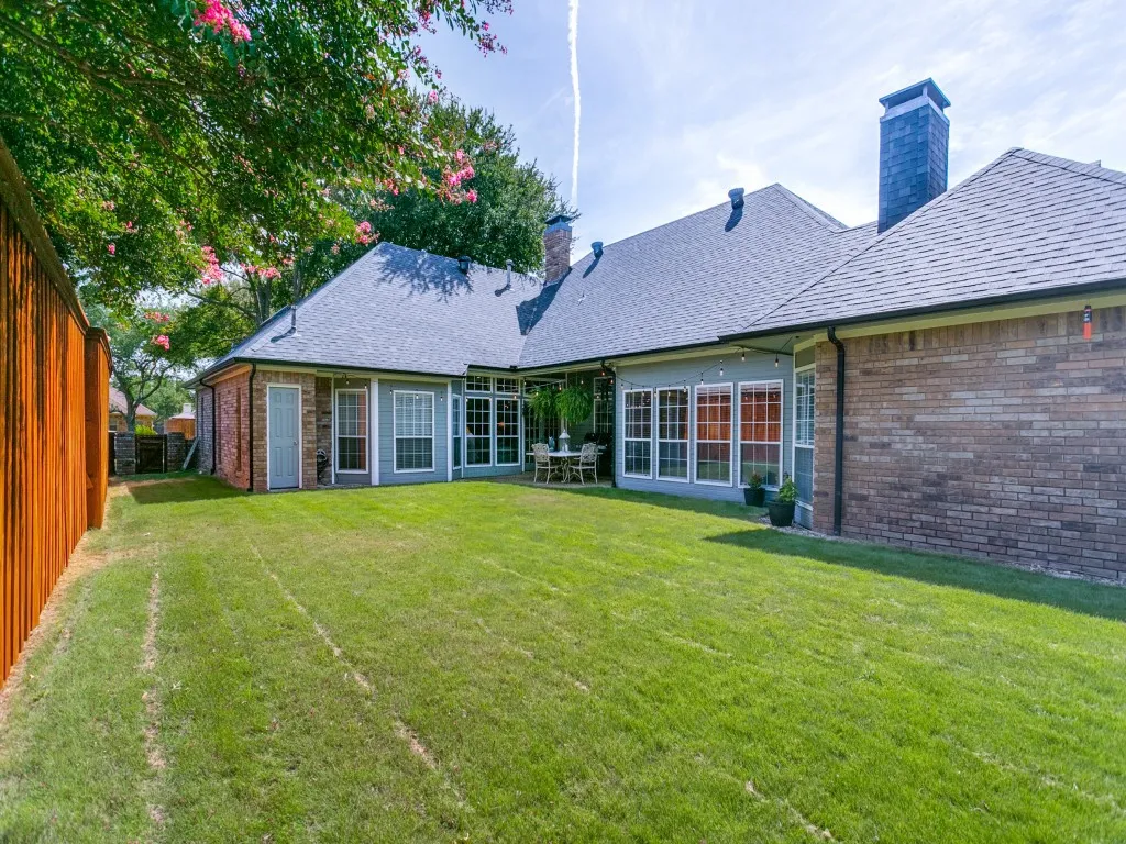 Nice size backyard and side yard ready to host your next gathering or play catch!