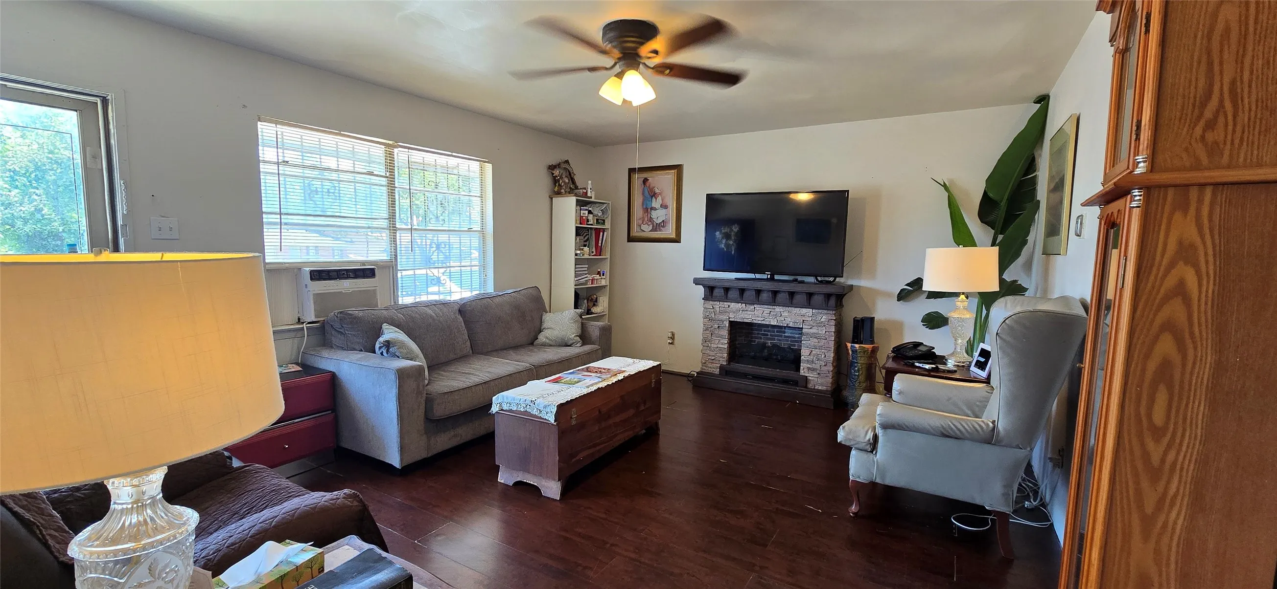 Single Family Residence For Sale in Dallas County , 2349 Talco Drive, Dallas, Texas 75241, 3 Bedroom, 1 Bathroom, 1 Garage spaces, 966 Sqft, built in 1959, mls#21365858, Real Estate Agent in Dallas, Homes For Sale in Dallas county, Homes For Sale in Dallas, Realtor in Dallas Texas, Real Estate Brokerage Independent Realty Texas, Luminita Cordes Realtor