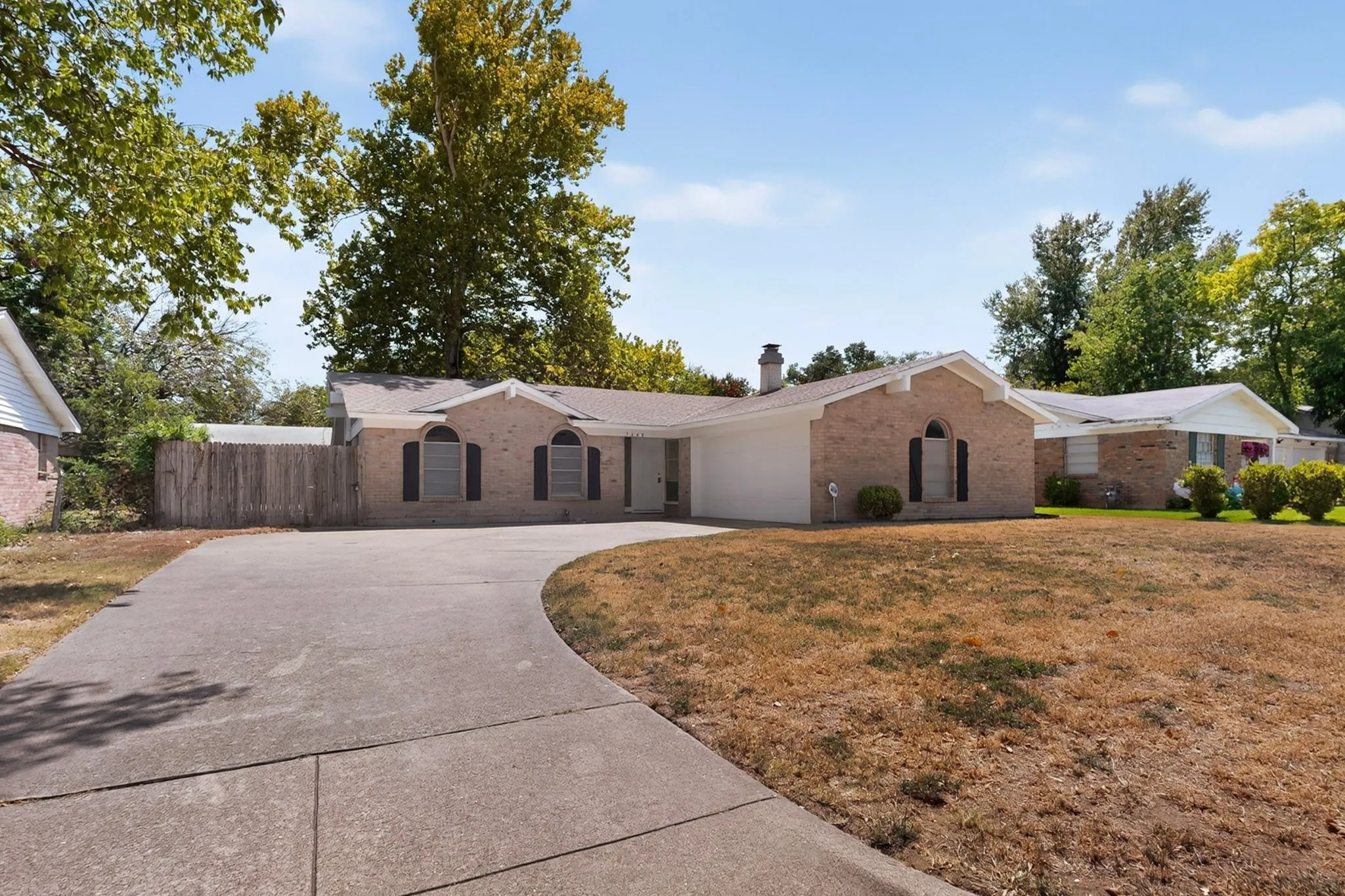 Single Family Residence For Sale in Tarrant County , 7448 Van Natta Lane, Fort Worth, Texas 76112, 3 Bedroom, 2 Bathroom, 2 Garage spaces, 1,392 Sqft, built in 1966, mls#21365856, Real Estate Agent in Fort Worth, Homes For Sale in Tarrant county, Homes For Sale in Fort Worth, Realtor in Fort Worth Texas, Real Estate Brokerage Independent Realty Texas, Luminita Cordes Realtor