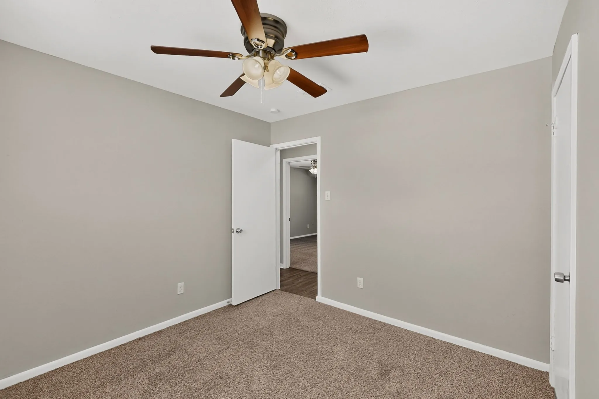 Single Family Residence For Sale in Tarrant County , 7448 Van Natta Lane, Fort Worth, Texas 76112, 3 Bedroom, 2 Bathroom, 2 Garage spaces, 1,392 Sqft, built in 1966, mls#21365856, Real Estate Agent in Fort Worth, Homes For Sale in Tarrant county, Homes For Sale in Fort Worth, Realtor in Fort Worth Texas, Real Estate Brokerage Independent Realty Texas, Luminita Cordes Realtor