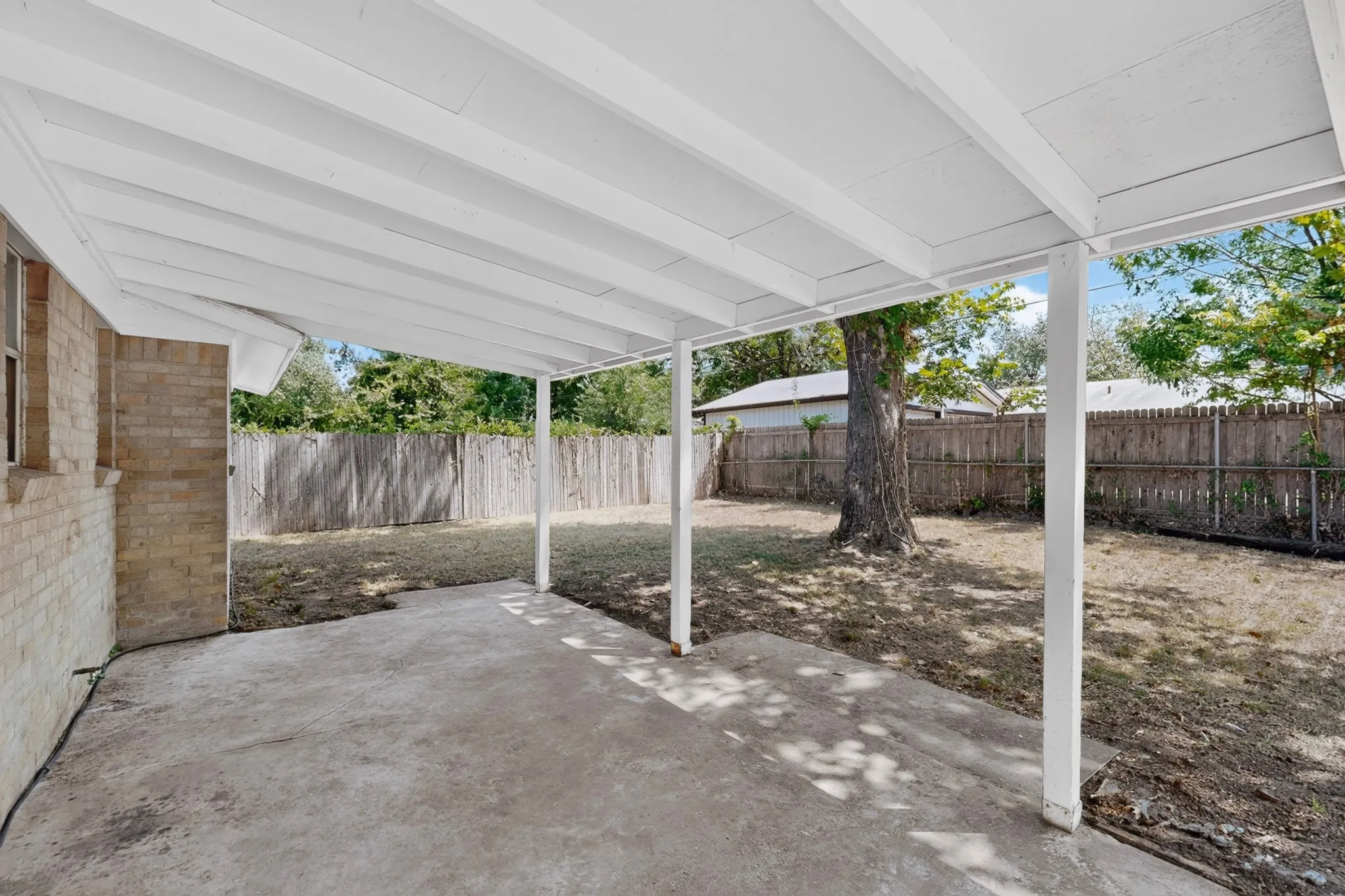 Single Family Residence For Sale in Tarrant County , 7448 Van Natta Lane, Fort Worth, Texas 76112, 3 Bedroom, 2 Bathroom, 2 Garage spaces, 1,392 Sqft, built in 1966, mls#21365856, Real Estate Agent in Fort Worth, Homes For Sale in Tarrant county, Homes For Sale in Fort Worth, Realtor in Fort Worth Texas, Real Estate Brokerage Independent Realty Texas, Luminita Cordes Realtor