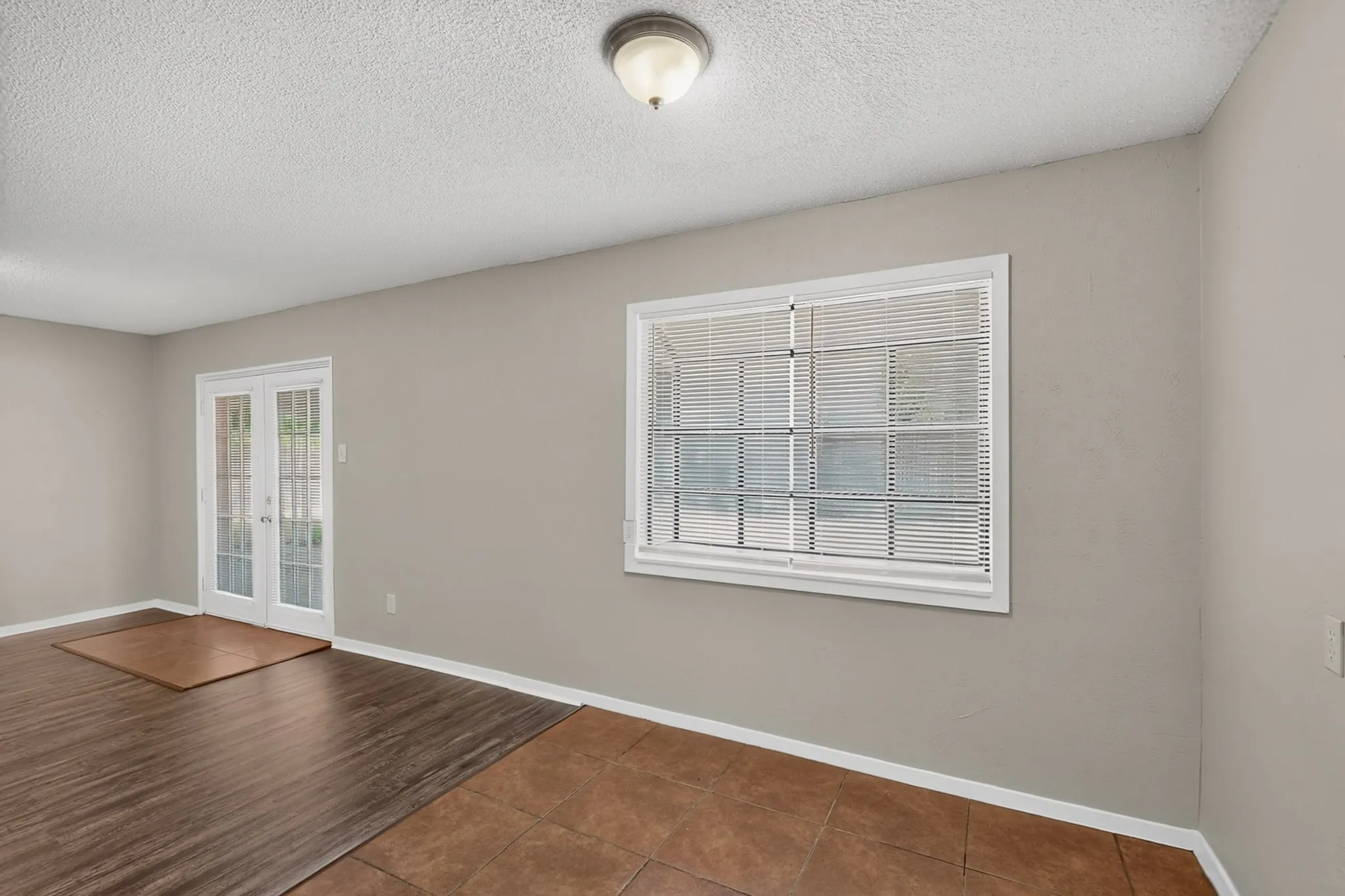 Single Family Residence For Sale in Tarrant County , 7448 Van Natta Lane, Fort Worth, Texas 76112, 3 Bedroom, 2 Bathroom, 2 Garage spaces, 1,392 Sqft, built in 1966, mls#21365856, Real Estate Agent in Fort Worth, Homes For Sale in Tarrant county, Homes For Sale in Fort Worth, Realtor in Fort Worth Texas, Real Estate Brokerage Independent Realty Texas, Luminita Cordes Realtor