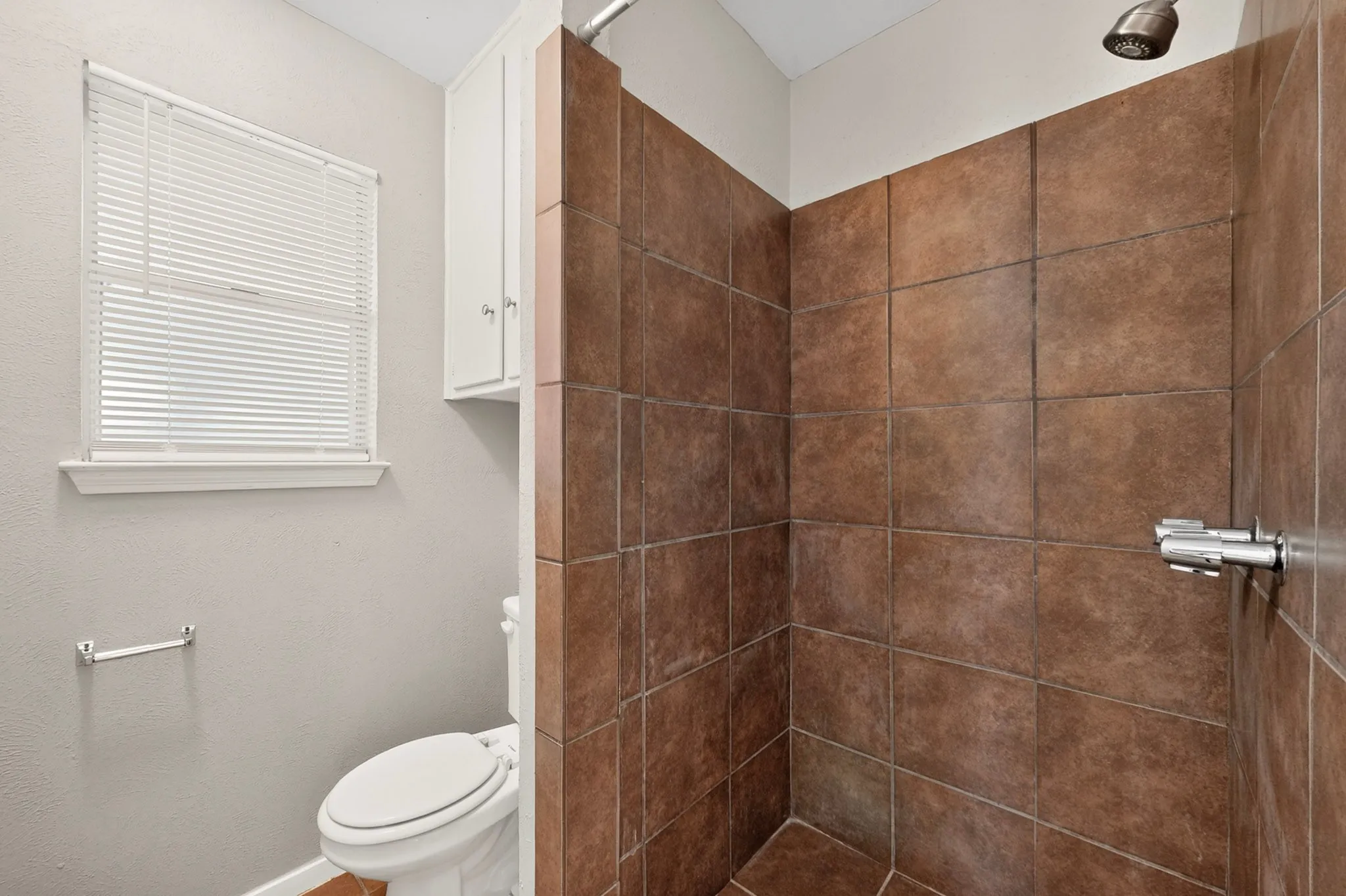 Single Family Residence For Sale in Tarrant County , 7448 Van Natta Lane, Fort Worth, Texas 76112, 3 Bedroom, 2 Bathroom, 2 Garage spaces, 1,392 Sqft, built in 1966, mls#21365856, Real Estate Agent in Fort Worth, Homes For Sale in Tarrant county, Homes For Sale in Fort Worth, Realtor in Fort Worth Texas, Real Estate Brokerage Independent Realty Texas, Luminita Cordes Realtor