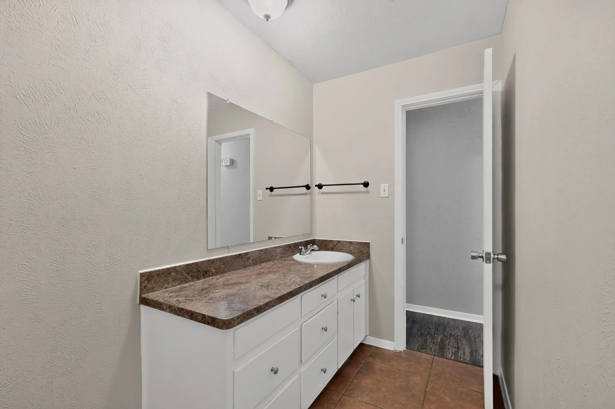 Single Family Residence For Sale in Tarrant County , 7448 Van Natta Lane, Fort Worth, Texas 76112, 3 Bedroom, 2 Bathroom, 2 Garage spaces, 1,392 Sqft, built in 1966, mls#21365856, Real Estate Agent in Fort Worth, Homes For Sale in Tarrant county, Homes For Sale in Fort Worth, Realtor in Fort Worth Texas, Real Estate Brokerage Independent Realty Texas, Luminita Cordes Realtor