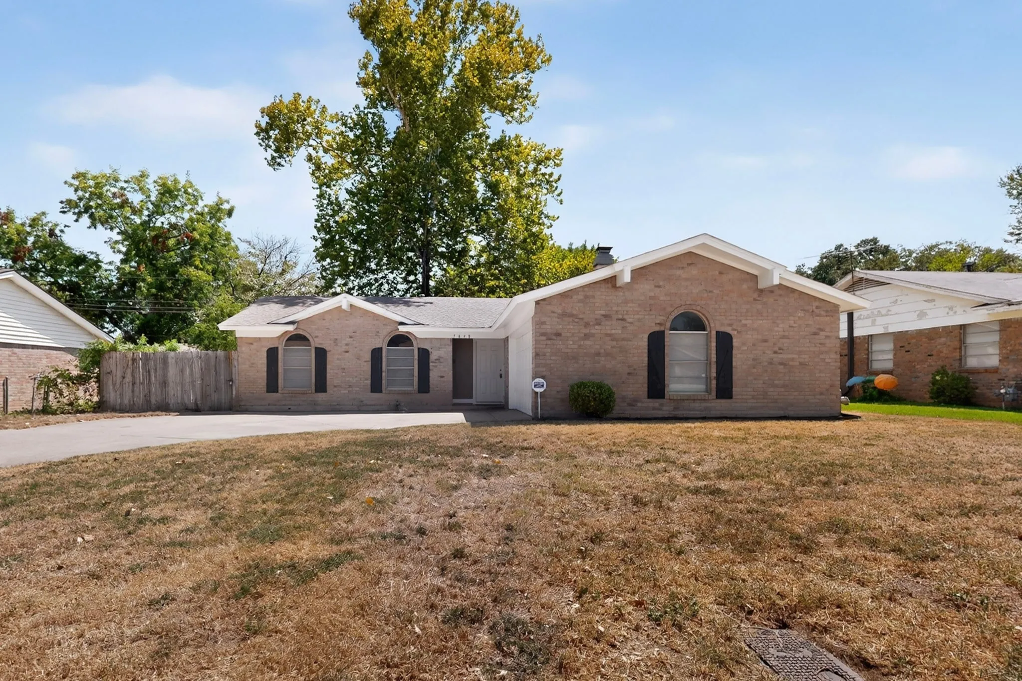 Single Family Residence For Sale in Tarrant County , 7448 Van Natta Lane, Fort Worth, Texas 76112, 3 Bedroom, 2 Bathroom, 2 Garage spaces, 1,392 Sqft, built in 1966, mls#21365856, Real Estate Agent in Fort Worth, Homes For Sale in Tarrant county, Homes For Sale in Fort Worth, Realtor in Fort Worth Texas, Real Estate Brokerage Independent Realty Texas, Luminita Cordes Realtor