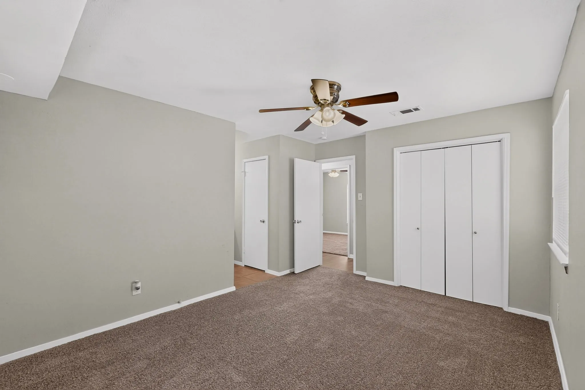 Single Family Residence For Sale in Tarrant County , 7448 Van Natta Lane, Fort Worth, Texas 76112, 3 Bedroom, 2 Bathroom, 2 Garage spaces, 1,392 Sqft, built in 1966, mls#21365856, Real Estate Agent in Fort Worth, Homes For Sale in Tarrant county, Homes For Sale in Fort Worth, Realtor in Fort Worth Texas, Real Estate Brokerage Independent Realty Texas, Luminita Cordes Realtor