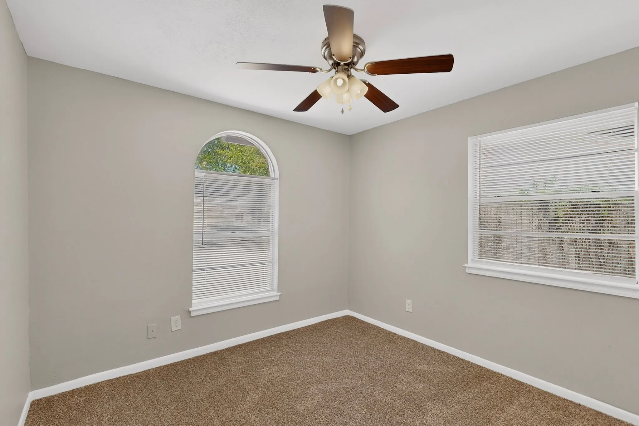 Single Family Residence For Sale in Tarrant County , 7448 Van Natta Lane, Fort Worth, Texas 76112, 3 Bedroom, 2 Bathroom, 2 Garage spaces, 1,392 Sqft, built in 1966, mls#21365856, Real Estate Agent in Fort Worth, Homes For Sale in Tarrant county, Homes For Sale in Fort Worth, Realtor in Fort Worth Texas, Real Estate Brokerage Independent Realty Texas, Luminita Cordes Realtor