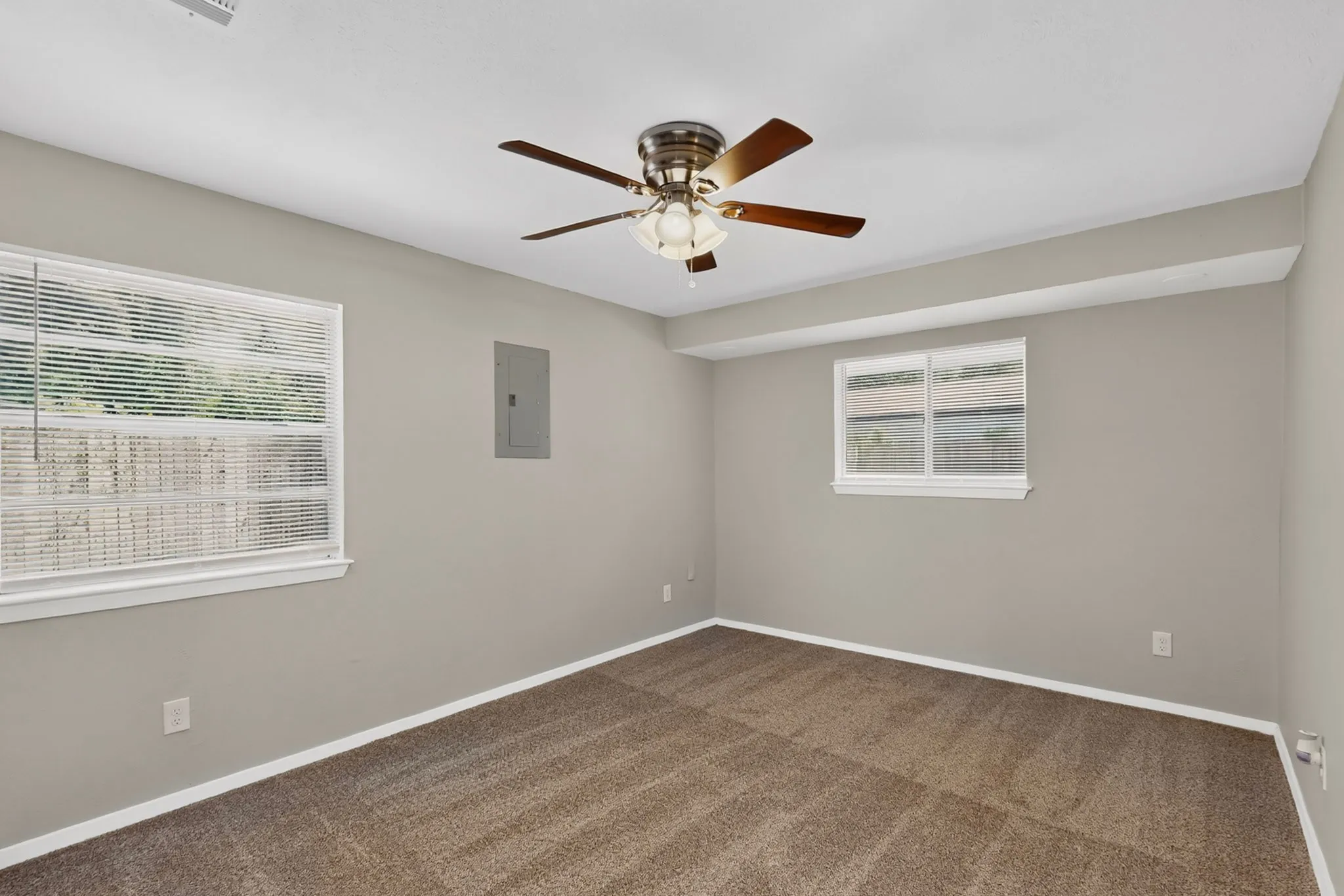 Single Family Residence For Sale in Tarrant County , 7448 Van Natta Lane, Fort Worth, Texas 76112, 3 Bedroom, 2 Bathroom, 2 Garage spaces, 1,392 Sqft, built in 1966, mls#21365856, Real Estate Agent in Fort Worth, Homes For Sale in Tarrant county, Homes For Sale in Fort Worth, Realtor in Fort Worth Texas, Real Estate Brokerage Independent Realty Texas, Luminita Cordes Realtor