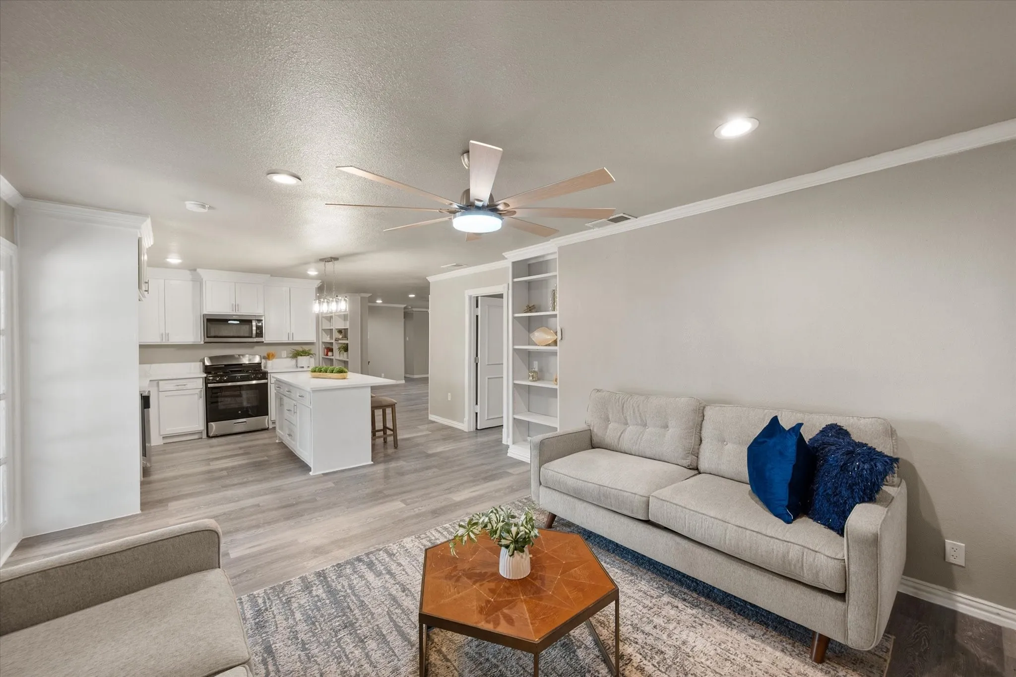 Single Family Residence For Sale in Dallas County , 710 Greenland Way, Grand Prairie, Texas 75050, 3 Bedroom, 2 Bathroom, 2 Garage spaces, 1,796 Sqft, built in 1962, mls#21338232, Real Estate Agent in Grand Prairie, Homes For Sale in Dallas county, Homes For Sale in Grand Prairie, Realtor in Grand Prairie Texas, Real Estate Brokerage Independent Realty Texas, Luminita Cordes Realtor