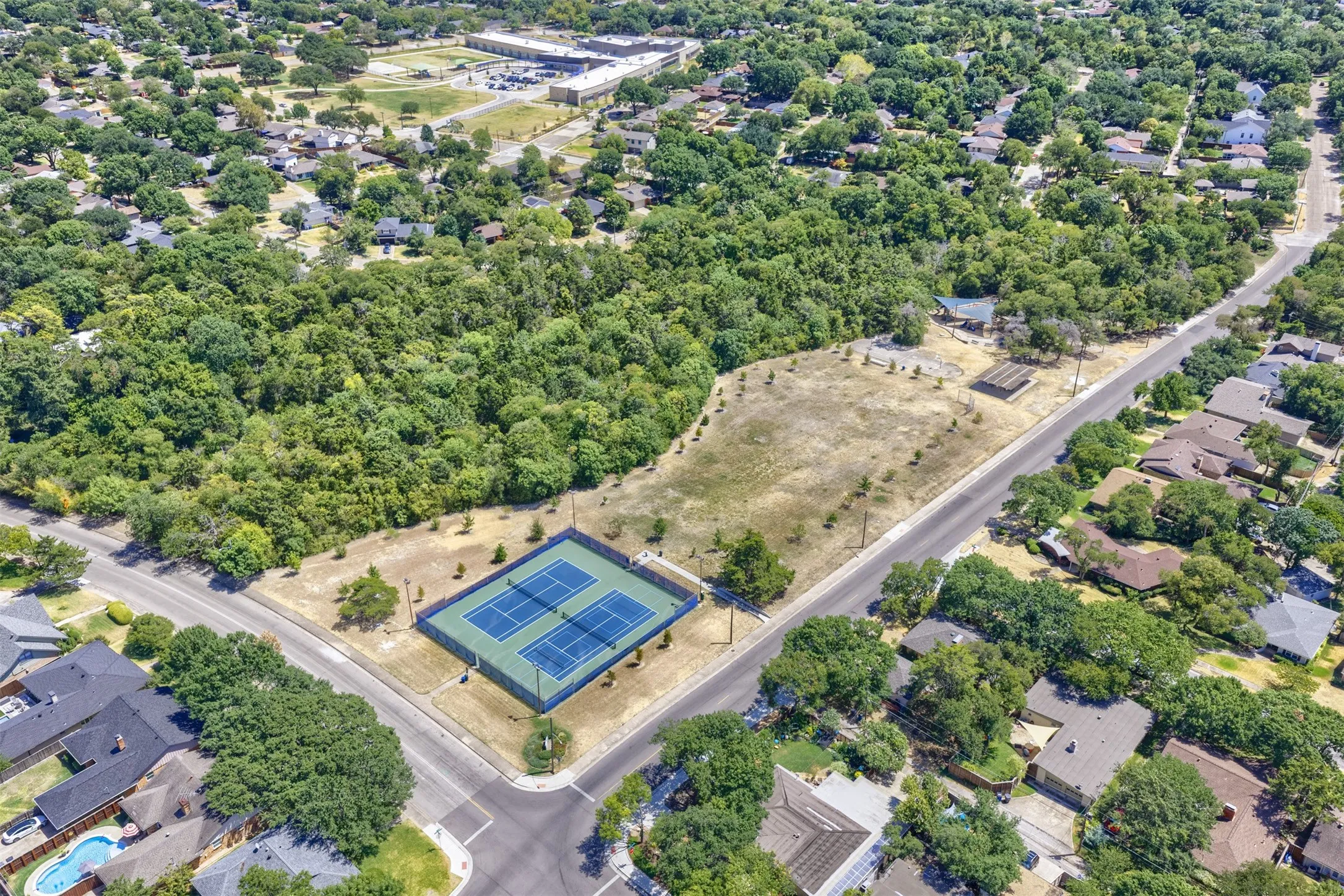 Single Family Residence For Sale in Dallas County , 11303 Rupley Lane, Dallas, Texas 75218, 3 Bedroom, 2 Bathroom, 2 Garage spaces, 1,305 Sqft, built in 1958, mls#21364007, Real Estate Agent in Dallas, Homes For Sale in Dallas county, Homes For Sale in Dallas, Realtor in Dallas Texas, Real Estate Brokerage Independent Realty Texas, Luminita Cordes Realtor
