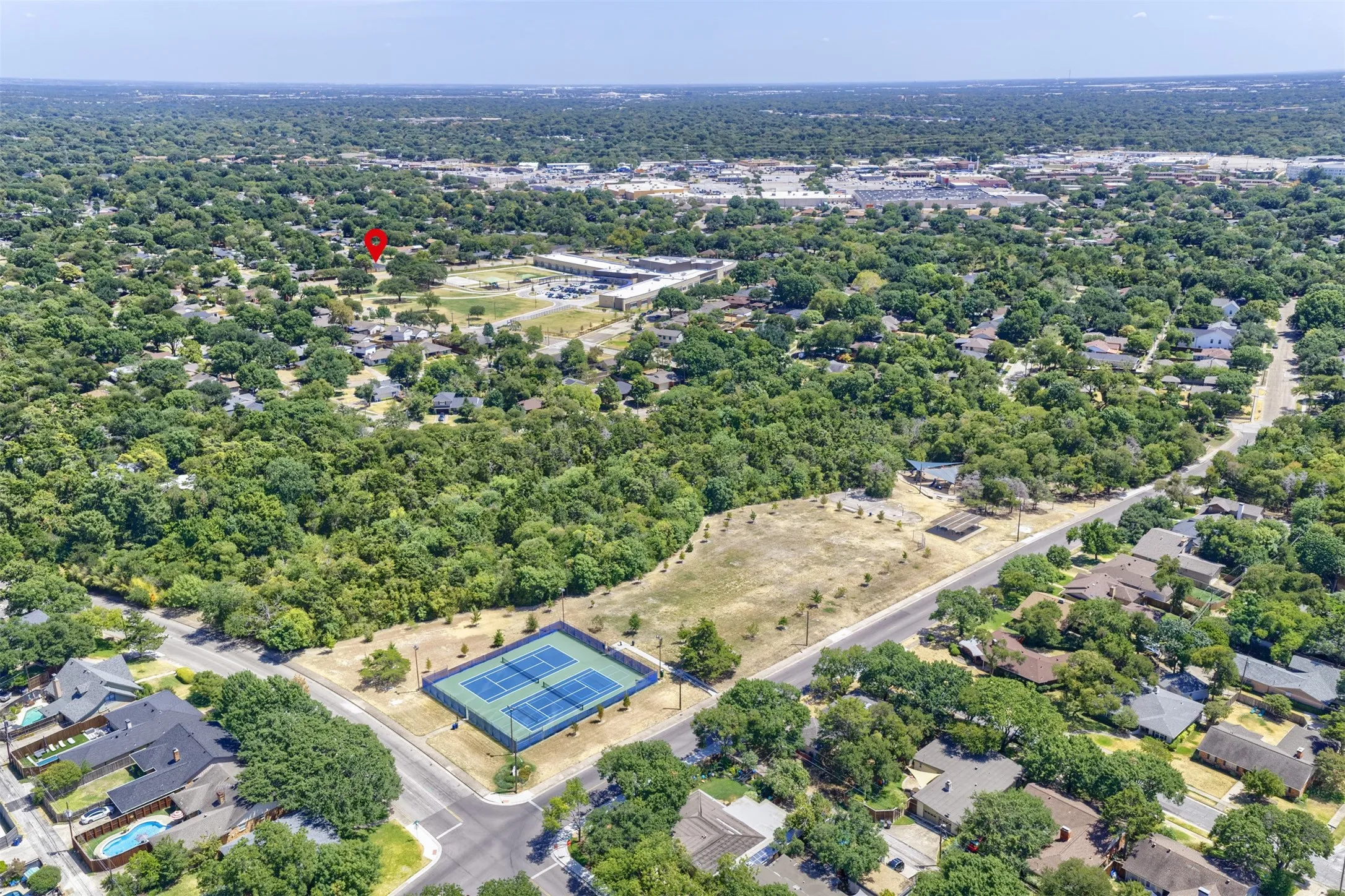 Single Family Residence For Sale in Dallas County , 11303 Rupley Lane, Dallas, Texas 75218, 3 Bedroom, 2 Bathroom, 2 Garage spaces, 1,305 Sqft, built in 1958, mls#21364007, Real Estate Agent in Dallas, Homes For Sale in Dallas county, Homes For Sale in Dallas, Realtor in Dallas Texas, Real Estate Brokerage Independent Realty Texas, Luminita Cordes Realtor
