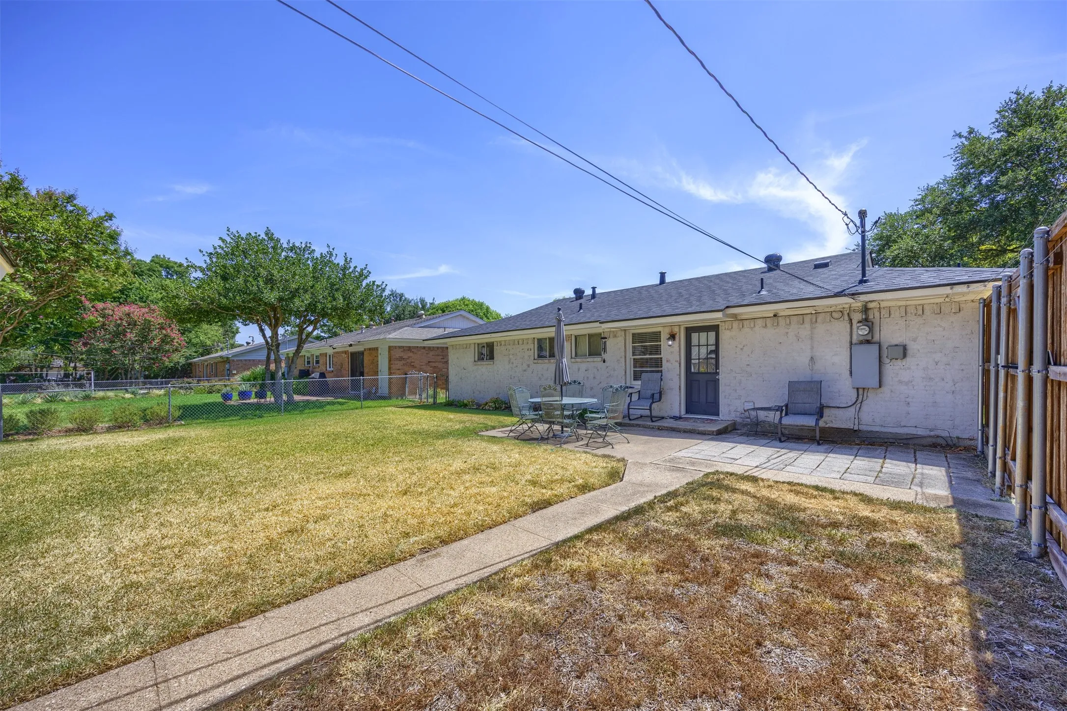 Single Family Residence For Sale in Dallas County , 11303 Rupley Lane, Dallas, Texas 75218, 3 Bedroom, 2 Bathroom, 2 Garage spaces, 1,305 Sqft, built in 1958, mls#21364007, Real Estate Agent in Dallas, Homes For Sale in Dallas county, Homes For Sale in Dallas, Realtor in Dallas Texas, Real Estate Brokerage Independent Realty Texas, Luminita Cordes Realtor
