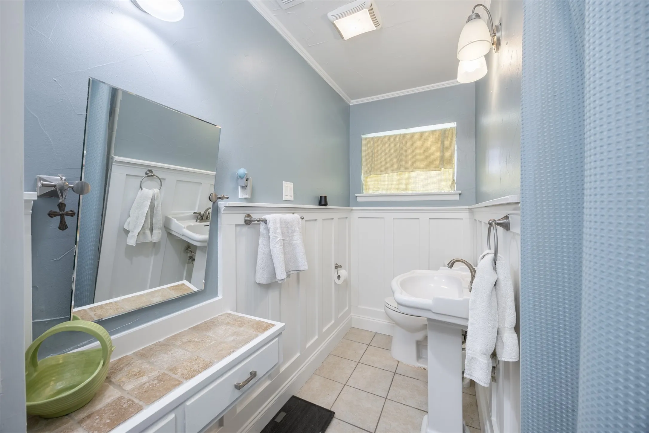 Single Family Residence For Sale in Dallas County , 11303 Rupley Lane, Dallas, Texas 75218, 3 Bedroom, 2 Bathroom, 2 Garage spaces, 1,305 Sqft, built in 1958, mls#21364007, Real Estate Agent in Dallas, Homes For Sale in Dallas county, Homes For Sale in Dallas, Realtor in Dallas Texas, Real Estate Brokerage Independent Realty Texas, Luminita Cordes Realtor