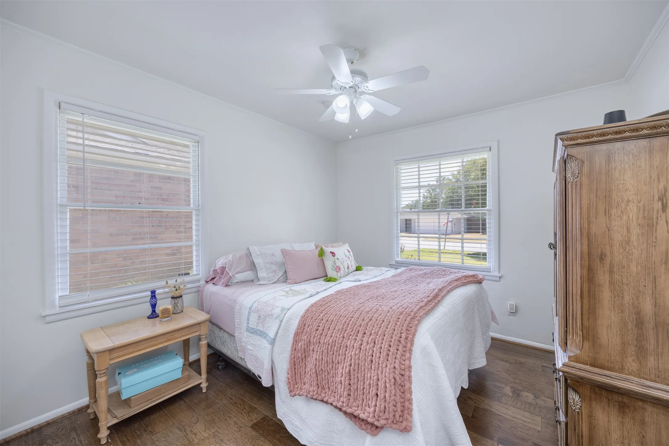 Single Family Residence For Sale in Dallas County , 11303 Rupley Lane, Dallas, Texas 75218, 3 Bedroom, 2 Bathroom, 2 Garage spaces, 1,305 Sqft, built in 1958, mls#21364007, Real Estate Agent in Dallas, Homes For Sale in Dallas county, Homes For Sale in Dallas, Realtor in Dallas Texas, Real Estate Brokerage Independent Realty Texas, Luminita Cordes Realtor