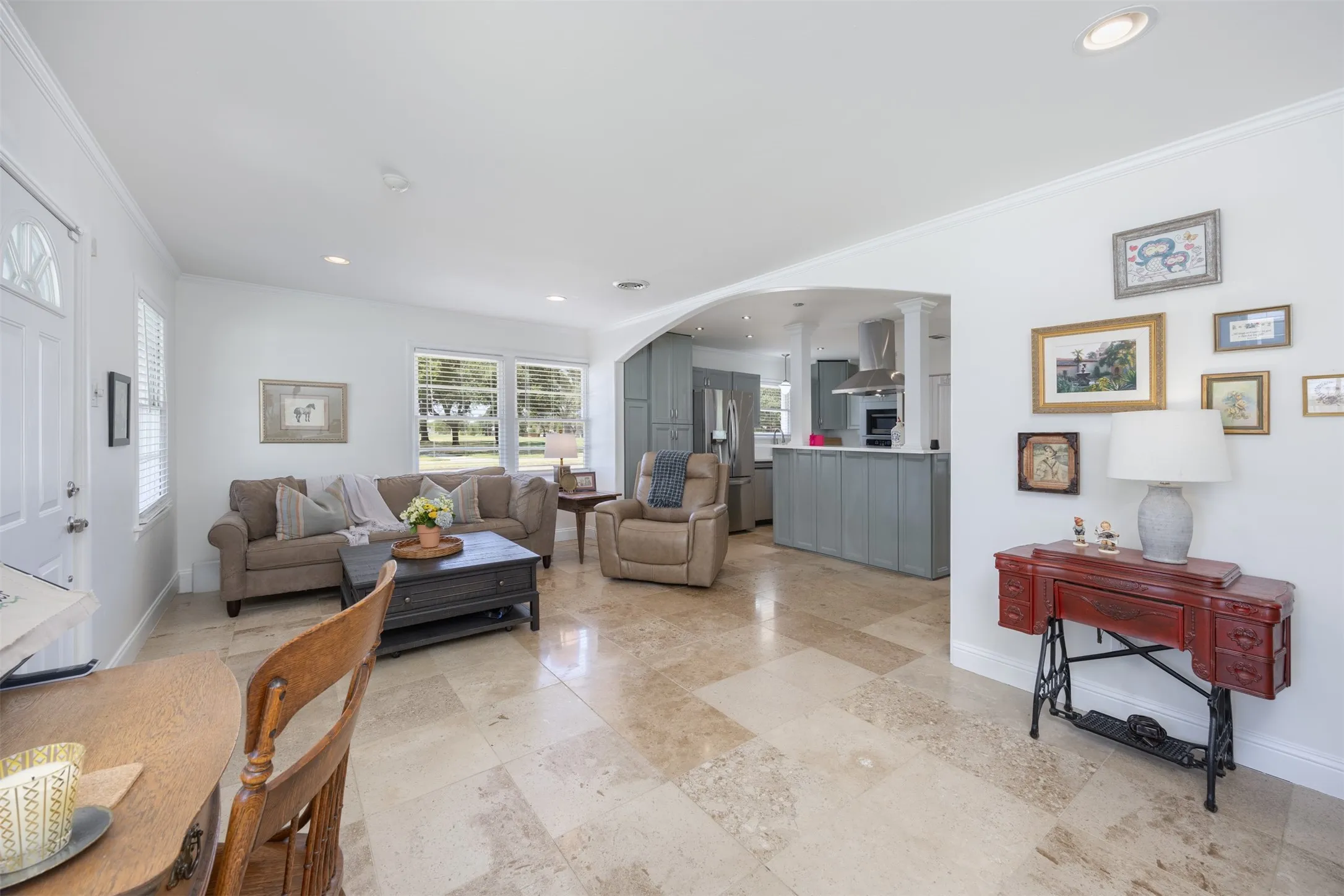 Single Family Residence For Sale in Dallas County , 11303 Rupley Lane, Dallas, Texas 75218, 3 Bedroom, 2 Bathroom, 2 Garage spaces, 1,305 Sqft, built in 1958, mls#21364007, Real Estate Agent in Dallas, Homes For Sale in Dallas county, Homes For Sale in Dallas, Realtor in Dallas Texas, Real Estate Brokerage Independent Realty Texas, Luminita Cordes Realtor