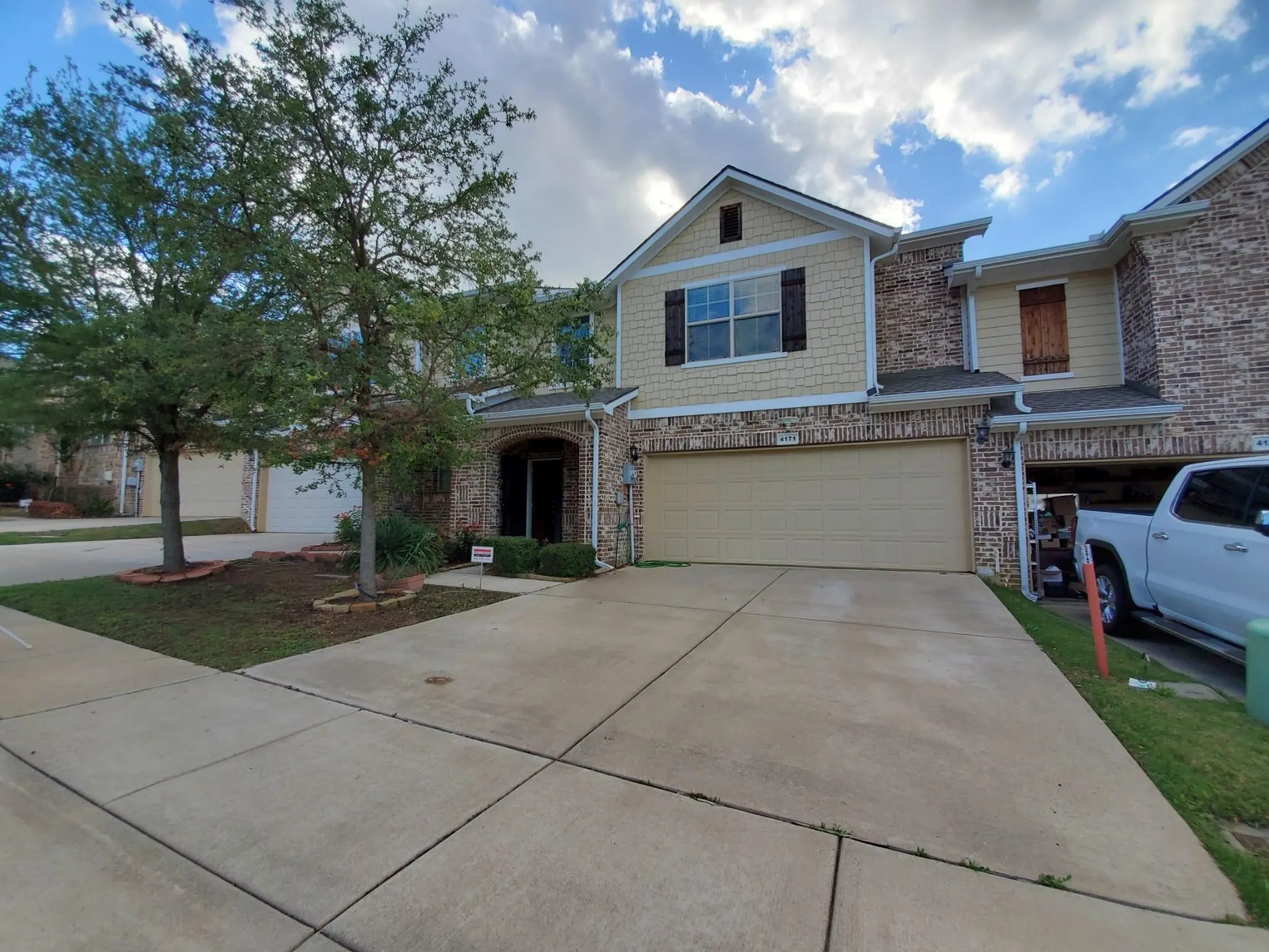 Townhouse For Rent in Dallas County , 4171 Florence Drive, Irving, Texas 75038, 3 Bedroom, 3 Bathroom, 2 Garage spaces, 1,960 Sqft, built in 2012, mls#21365869, Real Estate Agent in Irving, Homes For Rent in Dallas county, Homes For Rent in Irving, Realtor in Irving Texas, Real Estate Brokerage Independent Realty Texas, Luminita Cordes Realtor