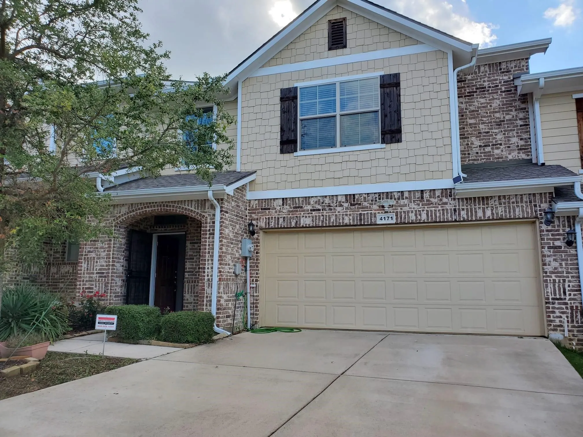 Townhouse For Rent in Dallas County , 4171 Florence Drive, Irving, Texas 75038, 3 Bedroom, 3 Bathroom, 2 Garage spaces, 1,960 Sqft, built in 2012, mls#21365869, Real Estate Agent in Irving, Homes For Rent in Dallas county, Homes For Rent in Irving, Realtor in Irving Texas, Real Estate Brokerage Independent Realty Texas, Luminita Cordes Realtor