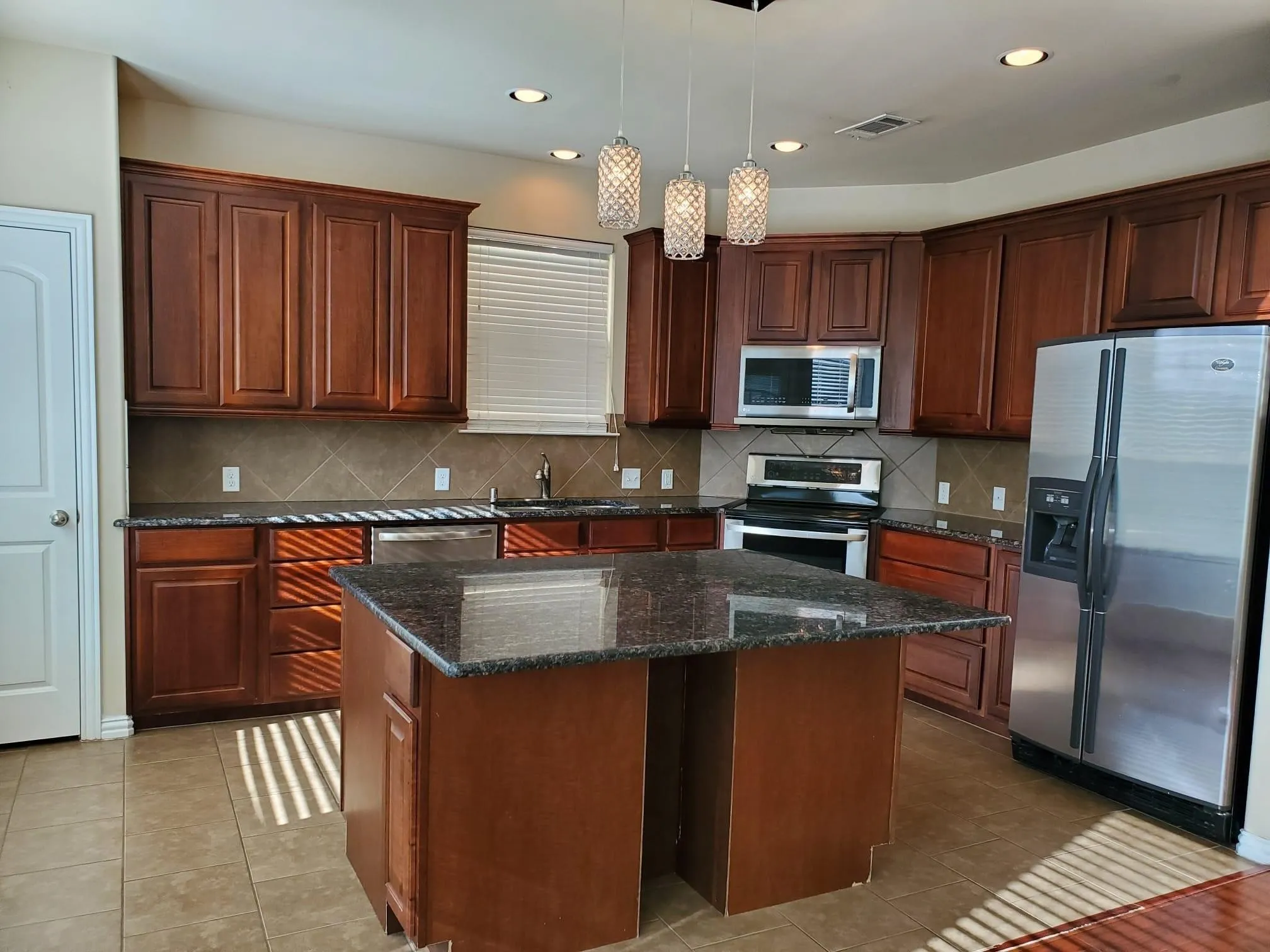Townhouse For Rent in Dallas County , 4171 Florence Drive, Irving, Texas 75038, 3 Bedroom, 3 Bathroom, 2 Garage spaces, 1,960 Sqft, built in 2012, mls#21365869, Real Estate Agent in Irving, Homes For Rent in Dallas county, Homes For Rent in Irving, Realtor in Irving Texas, Real Estate Brokerage Independent Realty Texas, Luminita Cordes Realtor