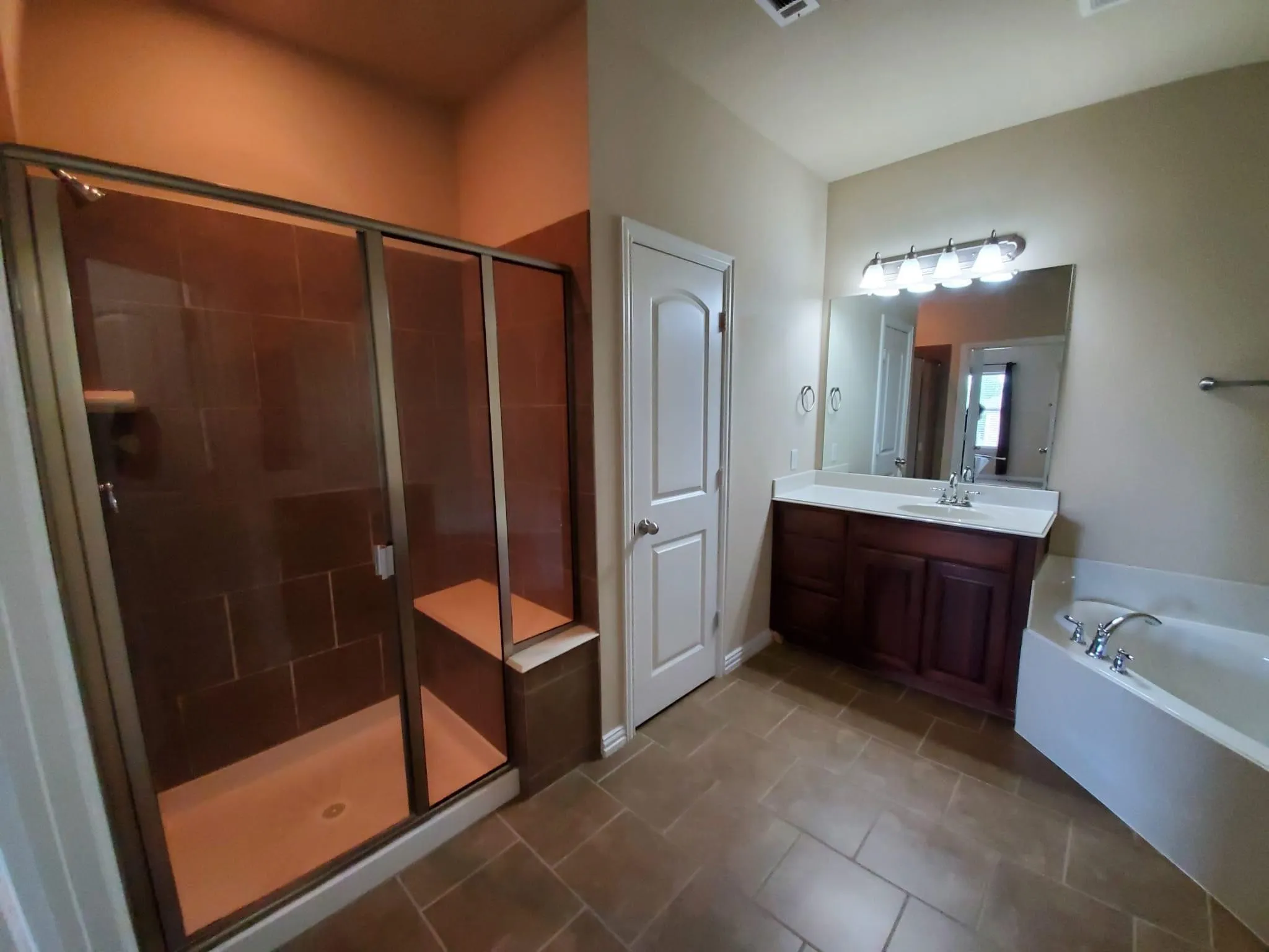 Townhouse For Rent in Dallas County , 4171 Florence Drive, Irving, Texas 75038, 3 Bedroom, 3 Bathroom, 2 Garage spaces, 1,960 Sqft, built in 2012, mls#21365869, Real Estate Agent in Irving, Homes For Rent in Dallas county, Homes For Rent in Irving, Realtor in Irving Texas, Real Estate Brokerage Independent Realty Texas, Luminita Cordes Realtor
