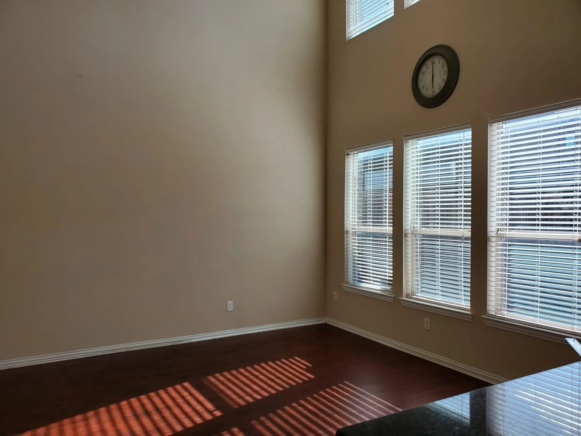 Townhouse For Rent in Dallas County , 4171 Florence Drive, Irving, Texas 75038, 3 Bedroom, 3 Bathroom, 2 Garage spaces, 1,960 Sqft, built in 2012, mls#21365869, Real Estate Agent in Irving, Homes For Rent in Dallas county, Homes For Rent in Irving, Realtor in Irving Texas, Real Estate Brokerage Independent Realty Texas, Luminita Cordes Realtor