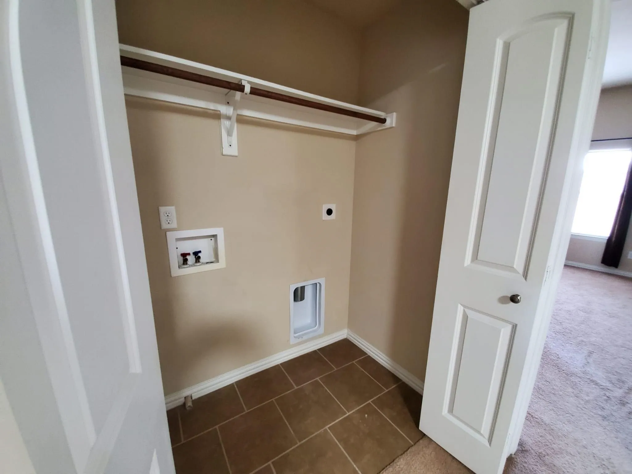 Townhouse For Rent in Dallas County , 4171 Florence Drive, Irving, Texas 75038, 3 Bedroom, 3 Bathroom, 2 Garage spaces, 1,960 Sqft, built in 2012, mls#21365869, Real Estate Agent in Irving, Homes For Rent in Dallas county, Homes For Rent in Irving, Realtor in Irving Texas, Real Estate Brokerage Independent Realty Texas, Luminita Cordes Realtor
