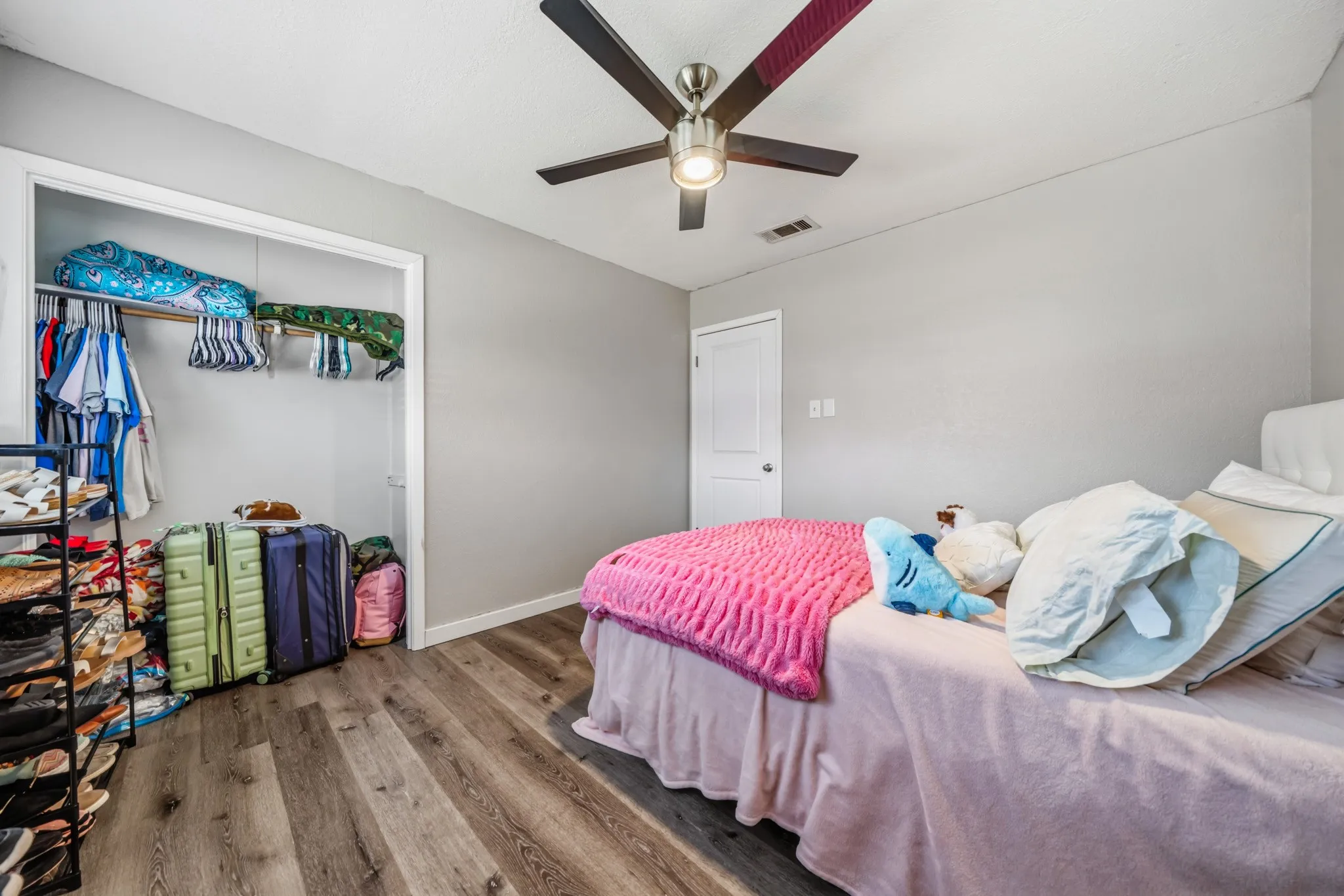 Single Family Residence For Sale in Mc Lennan County , 141 Swan, Waco, Texas 76708, 3 Bedroom, 2 Bathroom, 2 Garage spaces, 1,370 Sqft, built in 1977, mls#21365872, Real Estate Agent in Waco, Homes For Sale in Mc Lennan county, Homes For Sale in Waco, Realtor in Waco Texas, Real Estate Brokerage Independent Realty Texas, Luminita Cordes Realtor