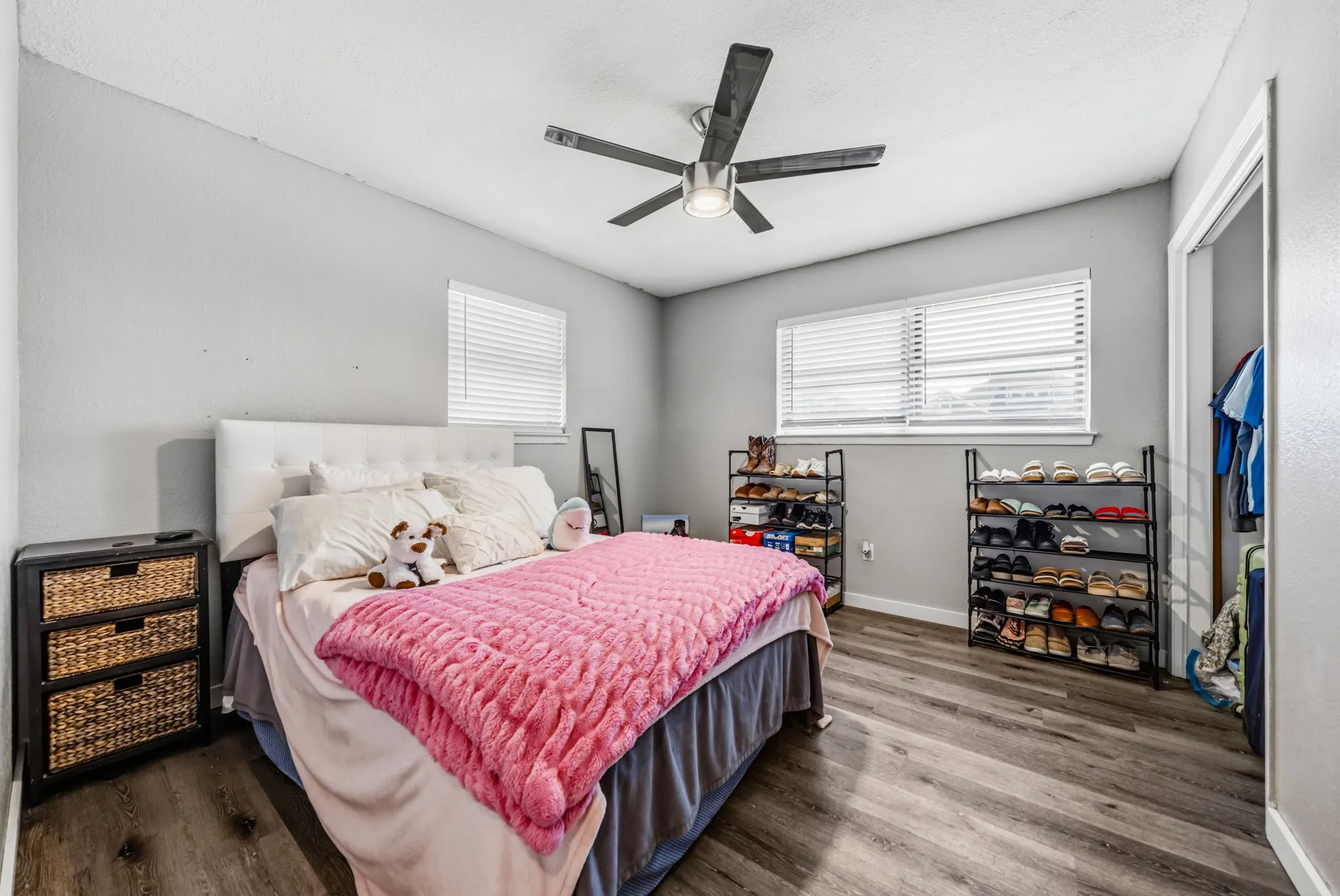 Single Family Residence For Sale in Mc Lennan County , 141 Swan, Waco, Texas 76708, 3 Bedroom, 2 Bathroom, 2 Garage spaces, 1,370 Sqft, built in 1977, mls#21365872, Real Estate Agent in Waco, Homes For Sale in Mc Lennan county, Homes For Sale in Waco, Realtor in Waco Texas, Real Estate Brokerage Independent Realty Texas, Luminita Cordes Realtor