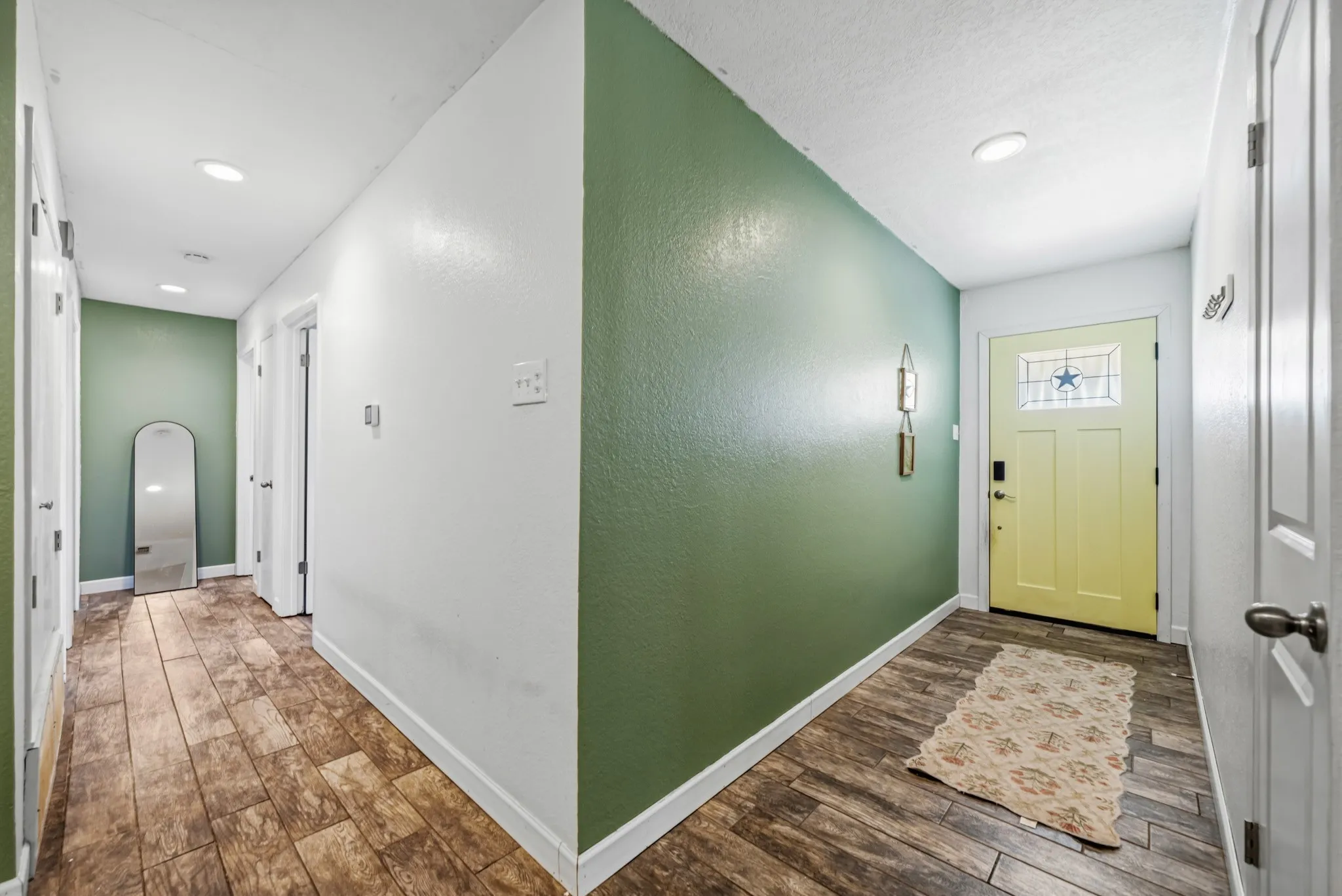Single Family Residence For Sale in Mc Lennan County , 141 Swan, Waco, Texas 76708, 3 Bedroom, 2 Bathroom, 2 Garage spaces, 1,370 Sqft, built in 1977, mls#21365872, Real Estate Agent in Waco, Homes For Sale in Mc Lennan county, Homes For Sale in Waco, Realtor in Waco Texas, Real Estate Brokerage Independent Realty Texas, Luminita Cordes Realtor