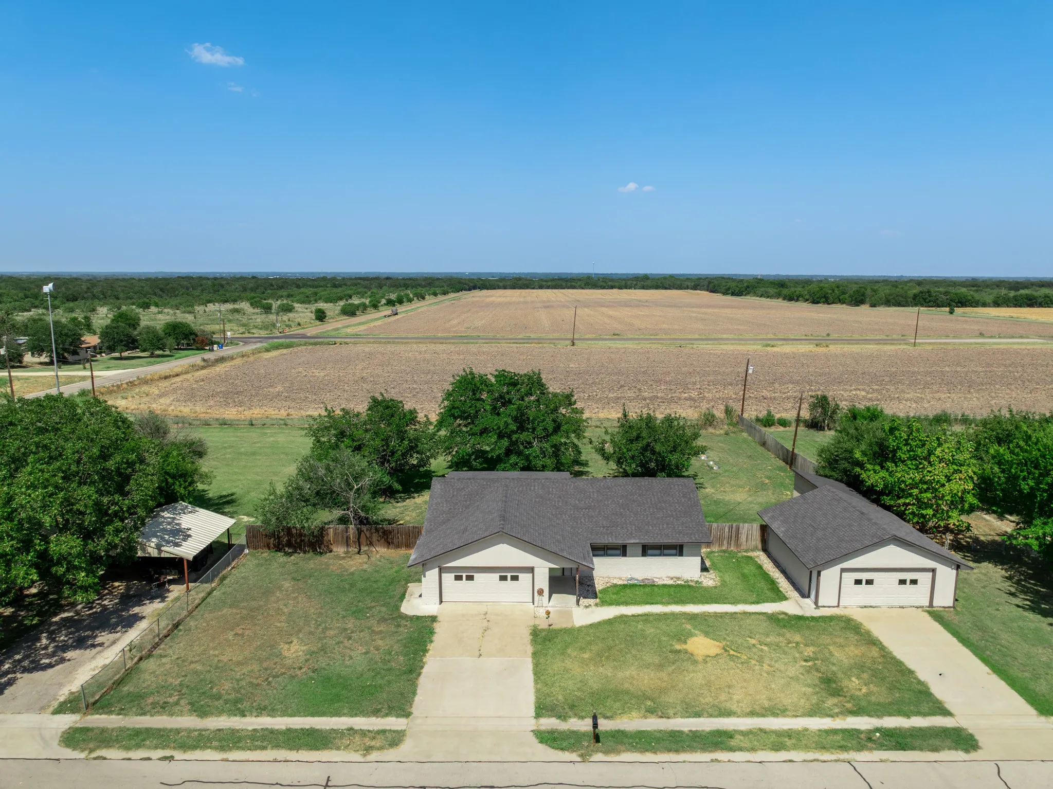 Single Family Residence For Sale in Mc Lennan County , 141 Swan, Waco, Texas 76708, 3 Bedroom, 2 Bathroom, 2 Garage spaces, 1,370 Sqft, built in 1977, mls#21365872, Real Estate Agent in Waco, Homes For Sale in Mc Lennan county, Homes For Sale in Waco, Realtor in Waco Texas, Real Estate Brokerage Independent Realty Texas, Luminita Cordes Realtor