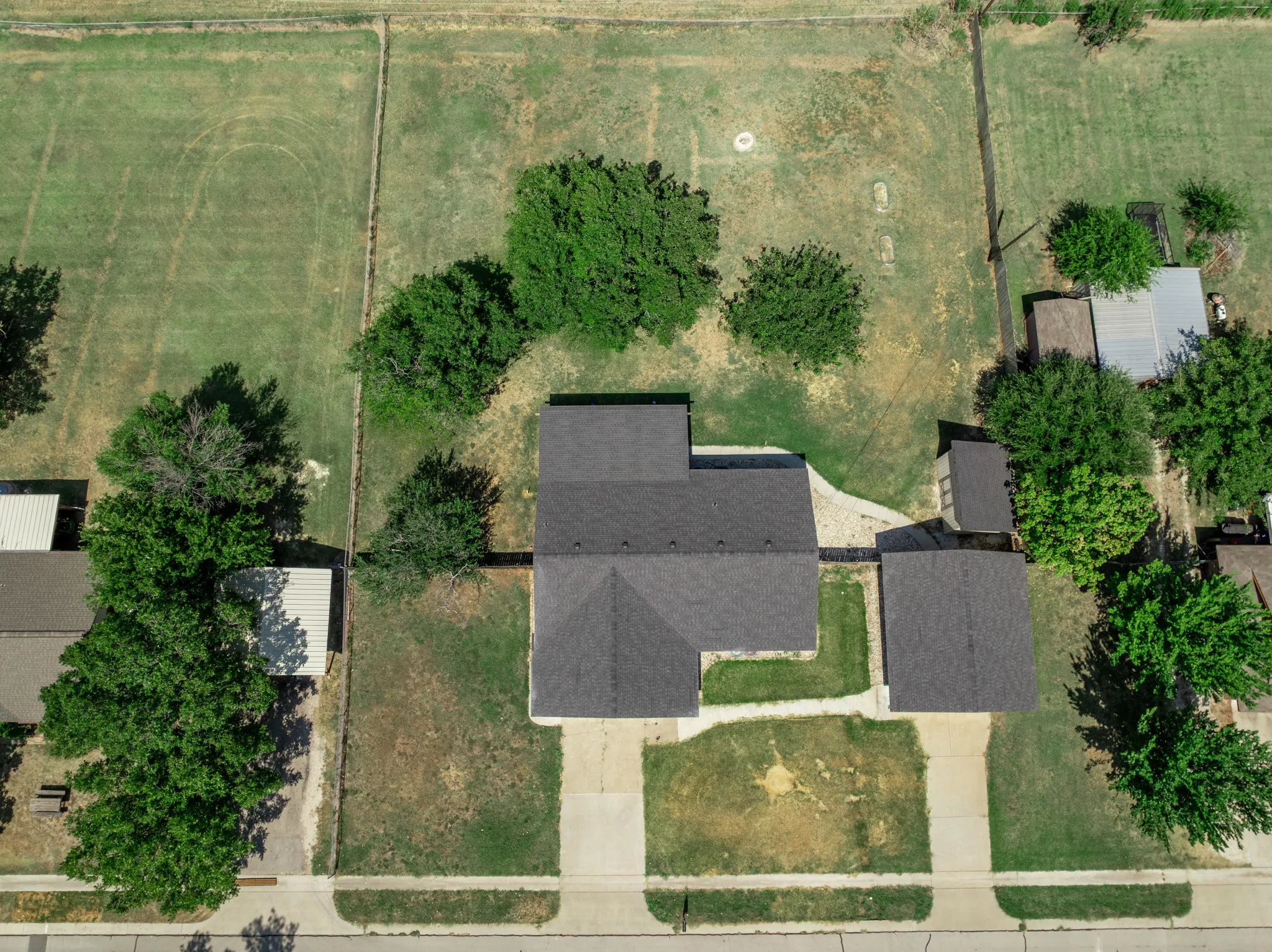Single Family Residence For Sale in Mc Lennan County , 141 Swan, Waco, Texas 76708, 3 Bedroom, 2 Bathroom, 2 Garage spaces, 1,370 Sqft, built in 1977, mls#21365872, Real Estate Agent in Waco, Homes For Sale in Mc Lennan county, Homes For Sale in Waco, Realtor in Waco Texas, Real Estate Brokerage Independent Realty Texas, Luminita Cordes Realtor