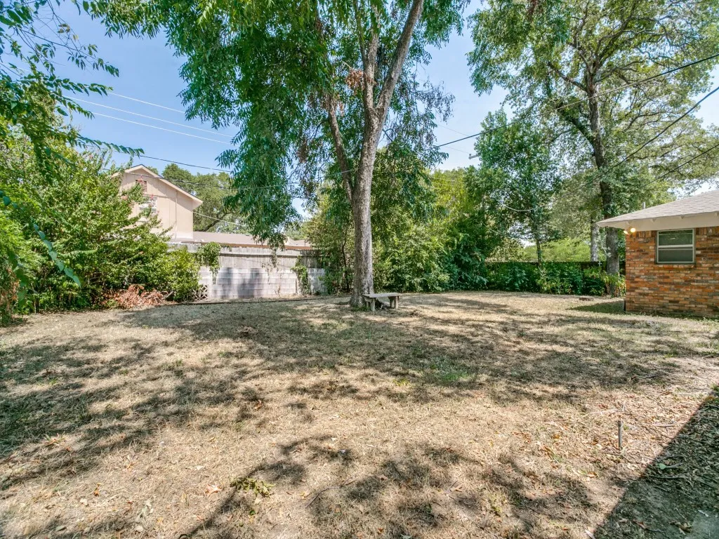 Single Family Residence For Sale in Tarrant County , 612 Forest Lane, Hurst, Texas 76053, 3 Bedroom, 2 Bathroom, 2 Garage spaces, 1,452 Sqft, built in 1959, mls#21365875, Real Estate Agent in Hurst, Homes For Sale in Tarrant county, Homes For Sale in Hurst, Realtor in Hurst Texas, Real Estate Brokerage Independent Realty Texas, Luminita Cordes Realtor
