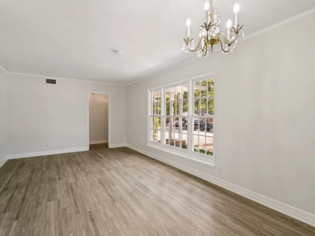 Single Family Residence For Sale in Tarrant County , 612 Forest Lane, Hurst, Texas 76053, 3 Bedroom, 2 Bathroom, 2 Garage spaces, 1,452 Sqft, built in 1959, mls#21365875, Real Estate Agent in Hurst, Homes For Sale in Tarrant county, Homes For Sale in Hurst, Realtor in Hurst Texas, Real Estate Brokerage Independent Realty Texas, Luminita Cordes Realtor