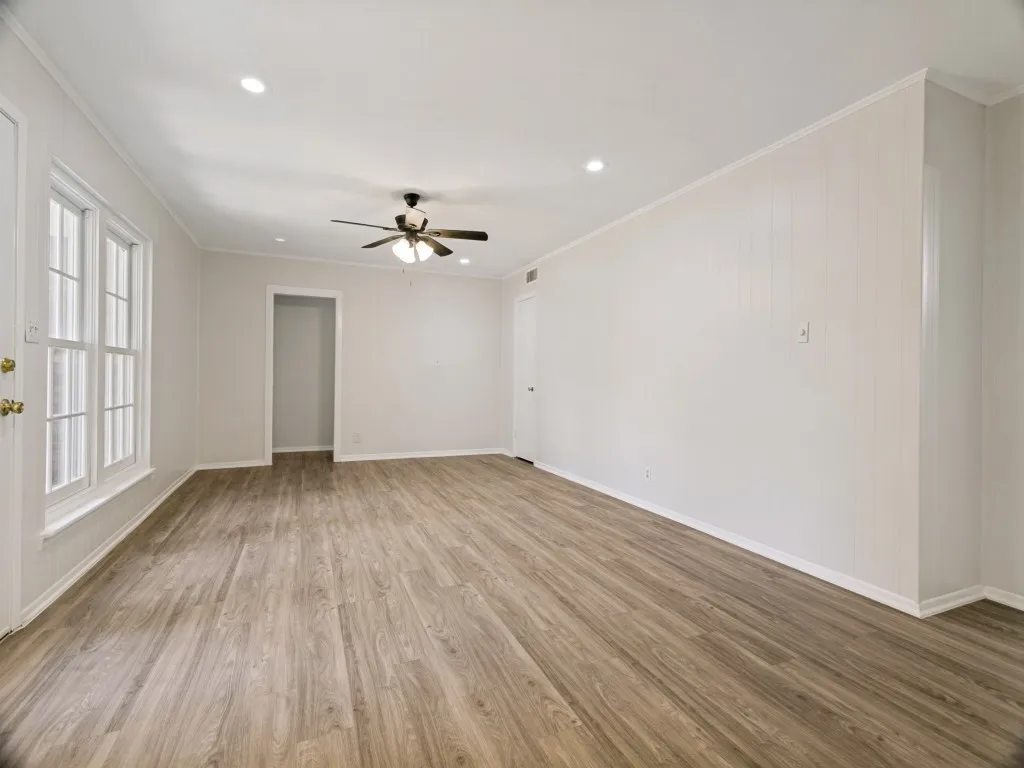 Single Family Residence For Sale in Tarrant County , 612 Forest Lane, Hurst, Texas 76053, 3 Bedroom, 2 Bathroom, 2 Garage spaces, 1,452 Sqft, built in 1959, mls#21365875, Real Estate Agent in Hurst, Homes For Sale in Tarrant county, Homes For Sale in Hurst, Realtor in Hurst Texas, Real Estate Brokerage Independent Realty Texas, Luminita Cordes Realtor