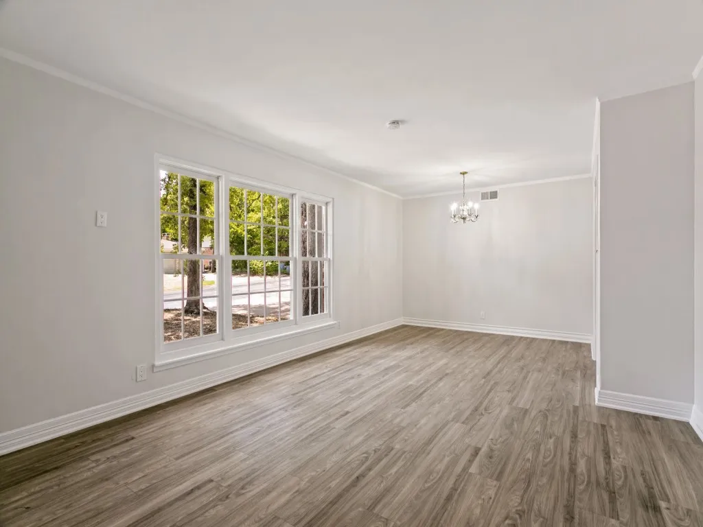 Single Family Residence For Sale in Tarrant County , 612 Forest Lane, Hurst, Texas 76053, 3 Bedroom, 2 Bathroom, 2 Garage spaces, 1,452 Sqft, built in 1959, mls#21365875, Real Estate Agent in Hurst, Homes For Sale in Tarrant county, Homes For Sale in Hurst, Realtor in Hurst Texas, Real Estate Brokerage Independent Realty Texas, Luminita Cordes Realtor