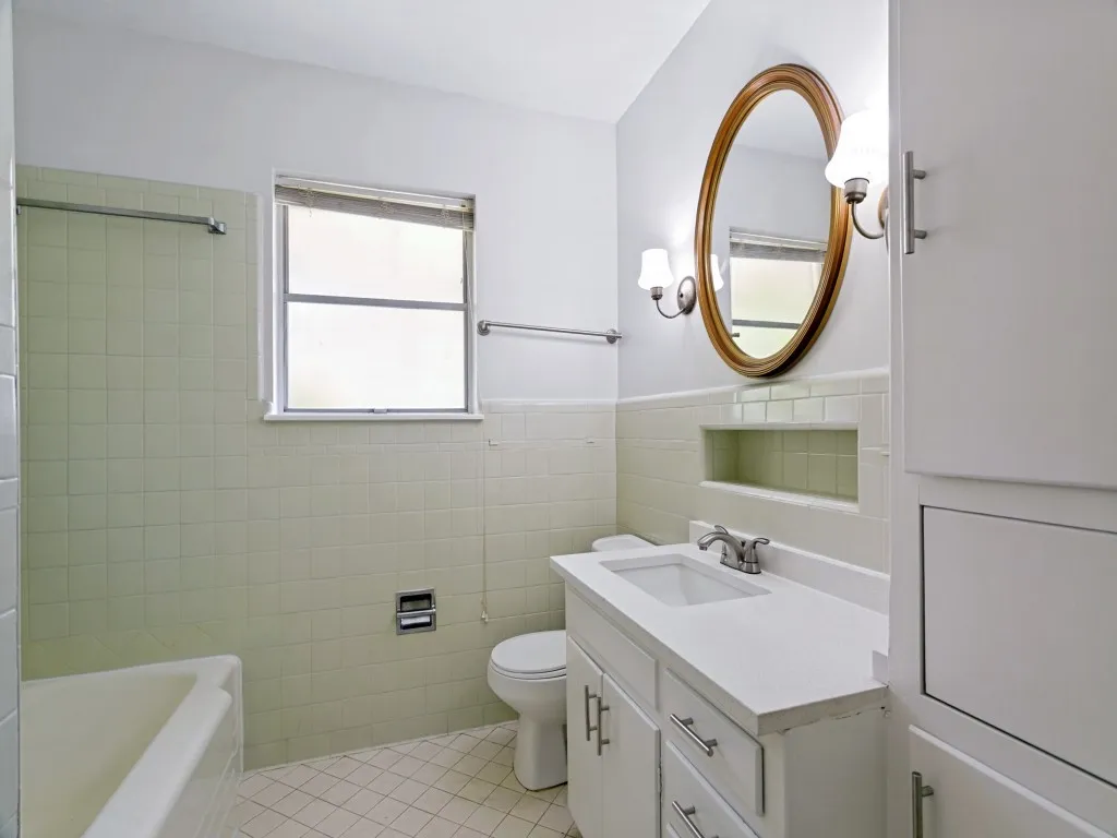 Single Family Residence For Sale in Tarrant County , 612 Forest Lane, Hurst, Texas 76053, 3 Bedroom, 2 Bathroom, 2 Garage spaces, 1,452 Sqft, built in 1959, mls#21365875, Real Estate Agent in Hurst, Homes For Sale in Tarrant county, Homes For Sale in Hurst, Realtor in Hurst Texas, Real Estate Brokerage Independent Realty Texas, Luminita Cordes Realtor