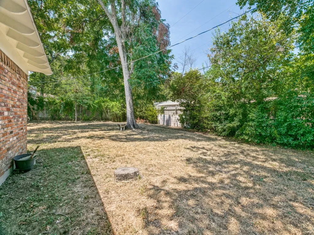 Single Family Residence For Sale in Tarrant County , 612 Forest Lane, Hurst, Texas 76053, 3 Bedroom, 2 Bathroom, 2 Garage spaces, 1,452 Sqft, built in 1959, mls#21365875, Real Estate Agent in Hurst, Homes For Sale in Tarrant county, Homes For Sale in Hurst, Realtor in Hurst Texas, Real Estate Brokerage Independent Realty Texas, Luminita Cordes Realtor