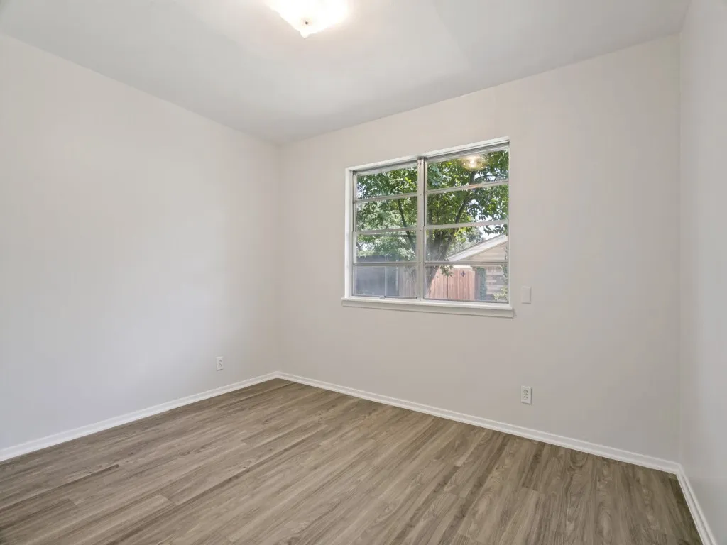 Single Family Residence For Sale in Tarrant County , 612 Forest Lane, Hurst, Texas 76053, 3 Bedroom, 2 Bathroom, 2 Garage spaces, 1,452 Sqft, built in 1959, mls#21365875, Real Estate Agent in Hurst, Homes For Sale in Tarrant county, Homes For Sale in Hurst, Realtor in Hurst Texas, Real Estate Brokerage Independent Realty Texas, Luminita Cordes Realtor