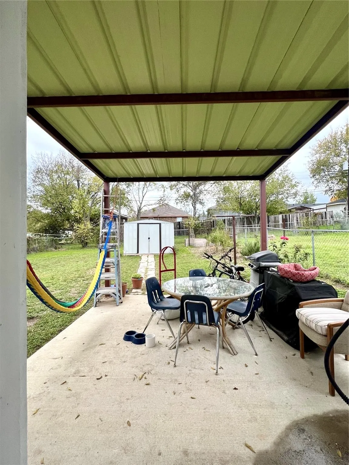 Single Family Residence For Sale in Tarrant County , 1328 E Jessamine Street, Fort Worth, Texas 76104, 3 Bedroom, 1 Bathroom, Garage spaces, 960 Sqft, built in 1961, Price $178,900, mls#21365879, Real Estate Agent in Fort Worth, Homes For Sale in Tarrant county, Homes For Sale in Fort Worth, Realtor in Fort Worth Texas, Real Estate Brokerage Independent Realty Texas, Luminita Cordes Realtor