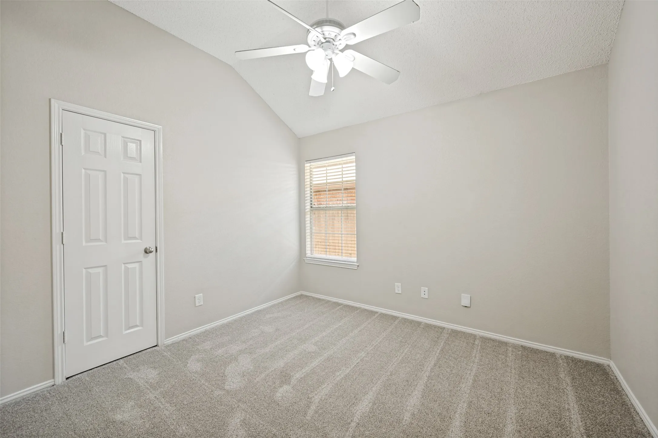 Single Family Residence For Sale in Tarrant County , 6705 Driffield Circle W, North Richland Hills, Texas 76182, 3 Bedroom, 2 Bathroom, 2 Garage spaces, 1,503 Sqft, built in 1996, mls#21365428, Real Estate Agent in North Richland Hills, Homes For Sale in Tarrant county, Homes For Sale in North Richland Hills, Realtor in North Richland Hills Texas, Real Estate Brokerage Independent Realty Texas, Luminita Cordes Realtor