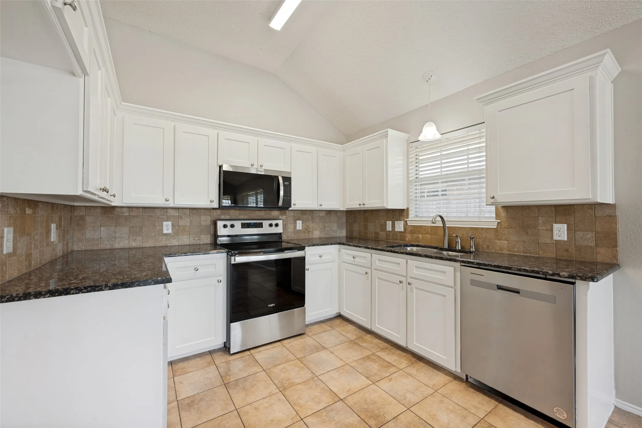 Single Family Residence For Sale in Tarrant County , 6705 Driffield Circle W, North Richland Hills, Texas 76182, 3 Bedroom, 2 Bathroom, 2 Garage spaces, 1,503 Sqft, built in 1996, mls#21365428, Real Estate Agent in North Richland Hills, Homes For Sale in Tarrant county, Homes For Sale in North Richland Hills, Realtor in North Richland Hills Texas, Real Estate Brokerage Independent Realty Texas, Luminita Cordes Realtor