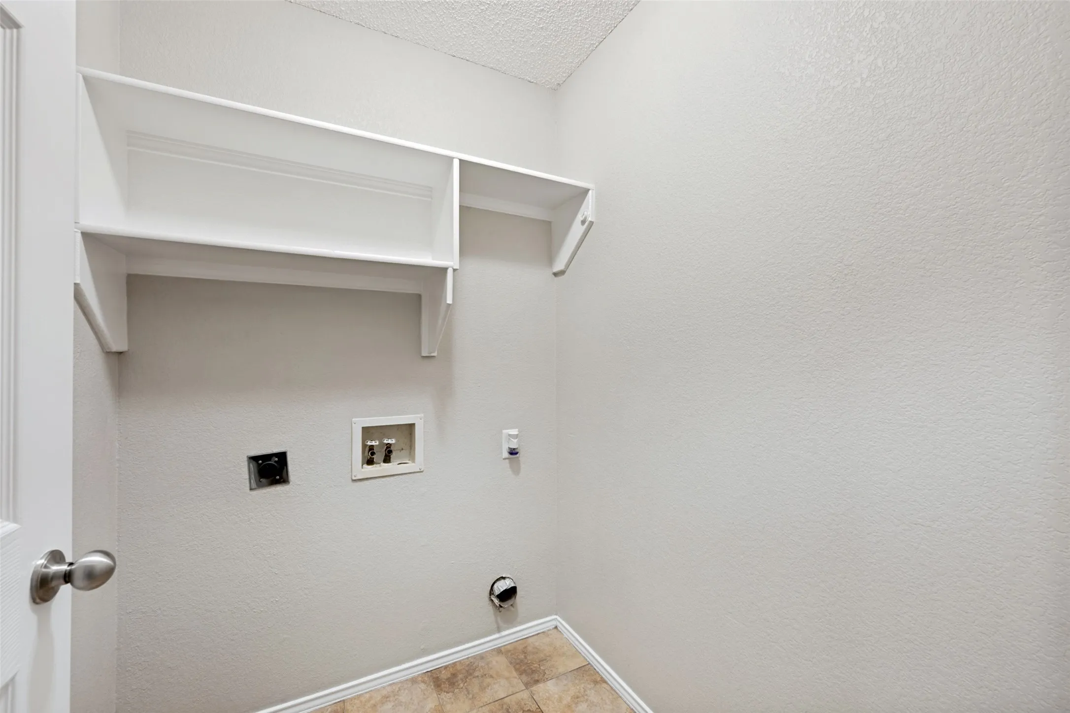 Single Family Residence For Sale in Tarrant County , 6705 Driffield Circle W, North Richland Hills, Texas 76182, 3 Bedroom, 2 Bathroom, 2 Garage spaces, 1,503 Sqft, built in 1996, mls#21365428, Real Estate Agent in North Richland Hills, Homes For Sale in Tarrant county, Homes For Sale in North Richland Hills, Realtor in North Richland Hills Texas, Real Estate Brokerage Independent Realty Texas, Luminita Cordes Realtor