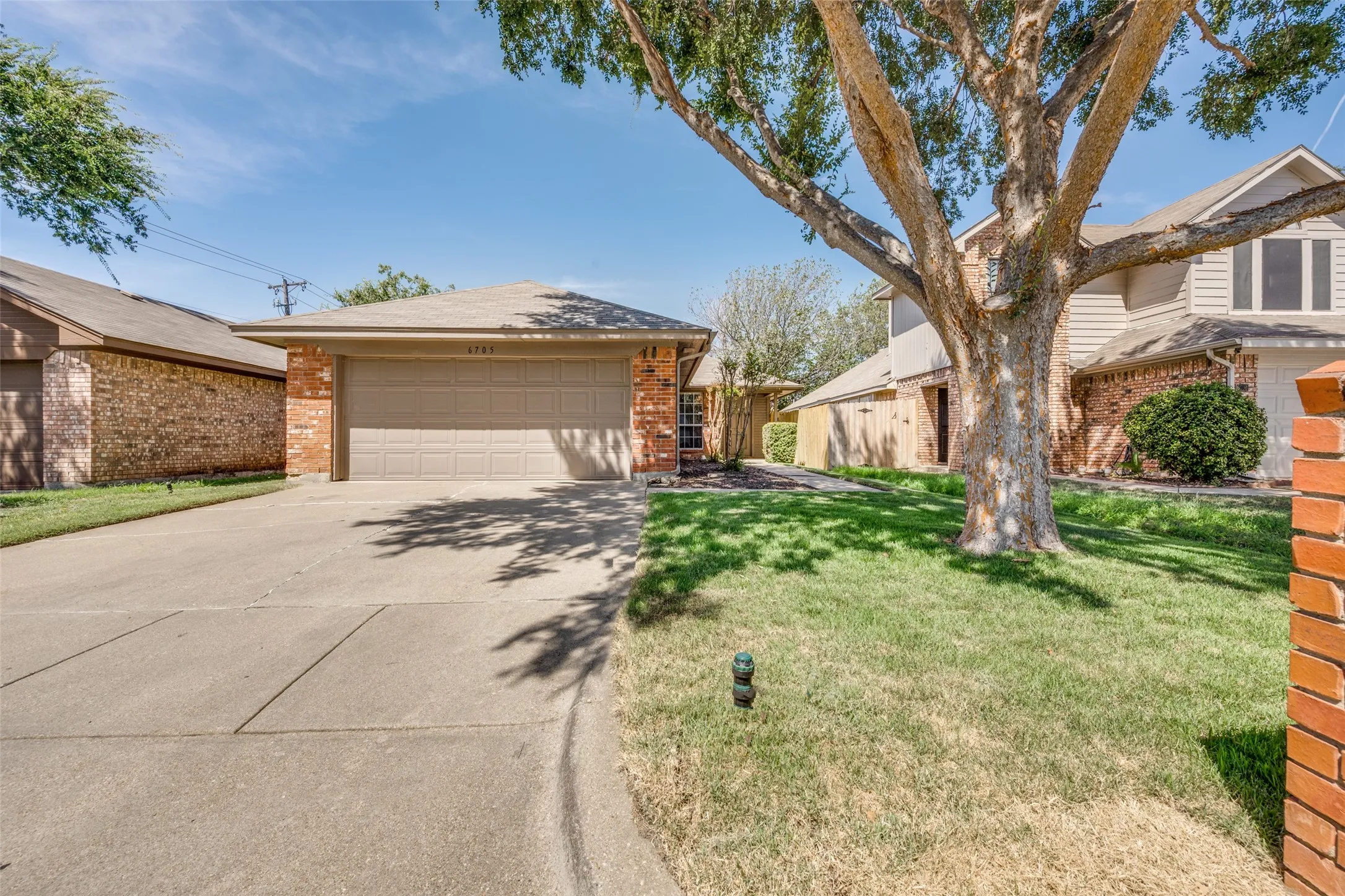 Single Family Residence For Sale in Tarrant County , 6705 Driffield Circle W, North Richland Hills, Texas 76182, 3 Bedroom, 2 Bathroom, 2 Garage spaces, 1,503 Sqft, built in 1996, mls#21365428, Real Estate Agent in North Richland Hills, Homes For Sale in Tarrant county, Homes For Sale in North Richland Hills, Realtor in North Richland Hills Texas, Real Estate Brokerage Independent Realty Texas, Luminita Cordes Realtor